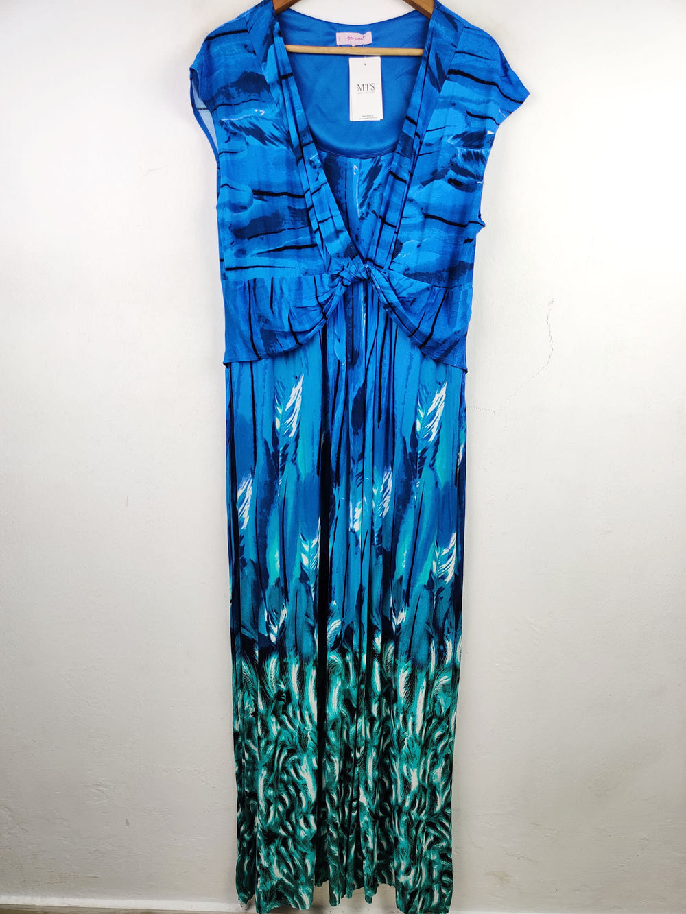 Buy online pre-used pre-loved 100% authentic & Original branded Marks & Spencer (MF-1194) available in Pakistan. Top international brands avilable.