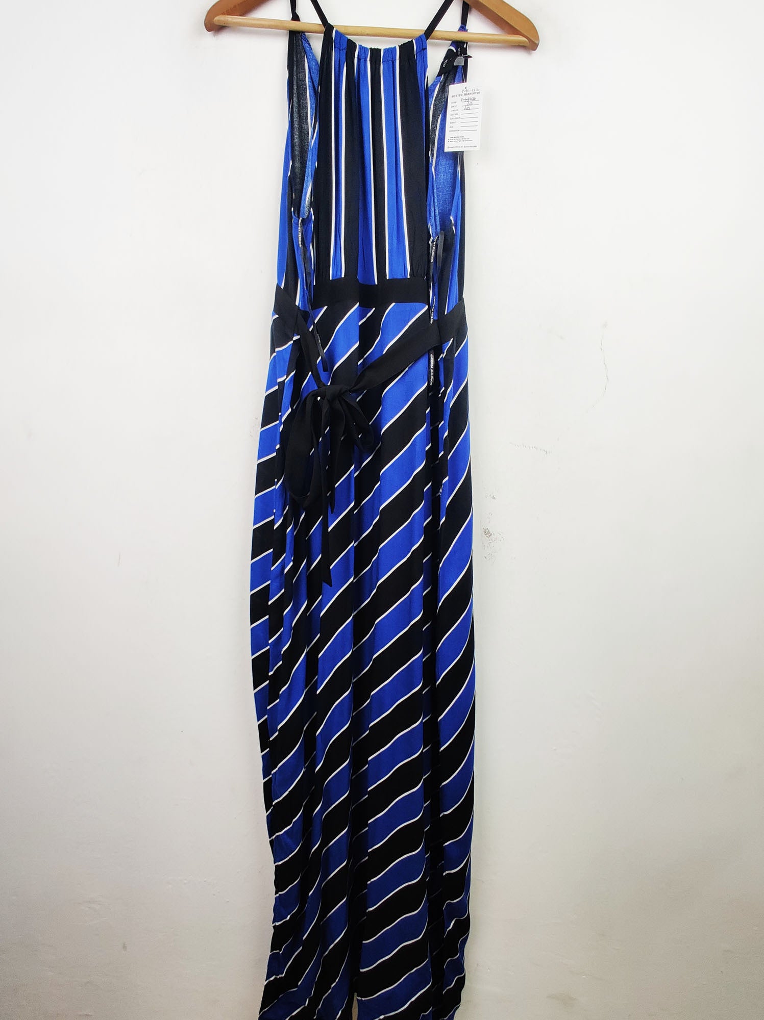Buy online pre-used pre-loved 100% authentic & Original branded Dorothy Perkins (MF-1270) available in Pakistan. Top international brands avilable.