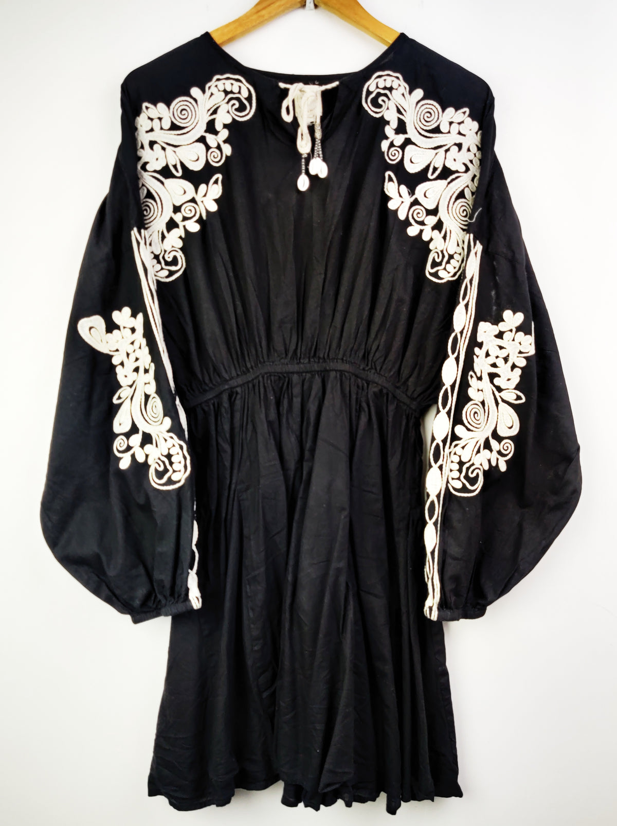 Buy online pre-used pre-loved 100% authentic & Original branded River Island (MF-1312) available in Pakistan. Top international brands avilable.