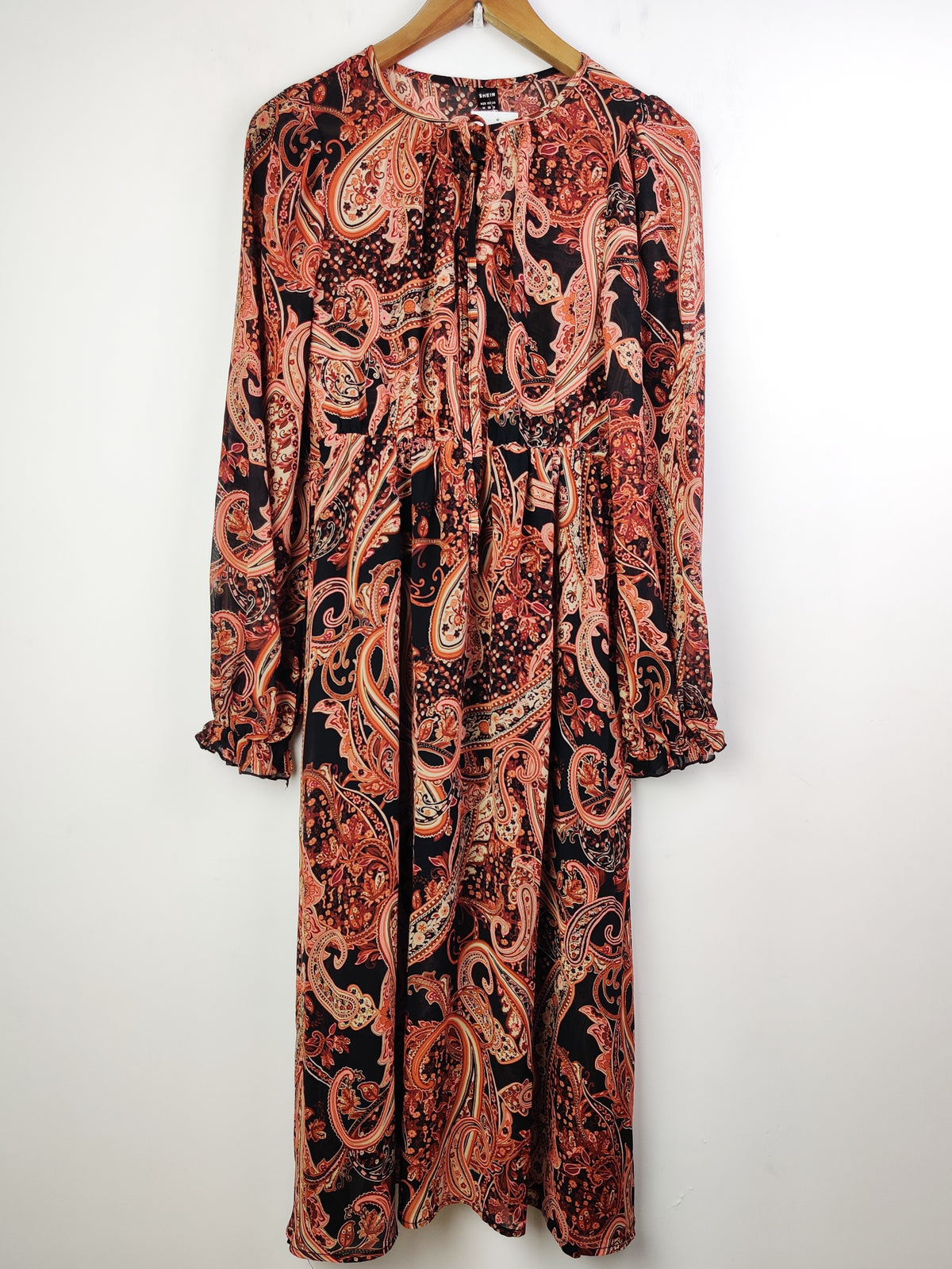 Buy online pre-used pre-loved 100% authentic & Original branded Shein (MF-1349) available in Pakistan. Top international brands avilable.