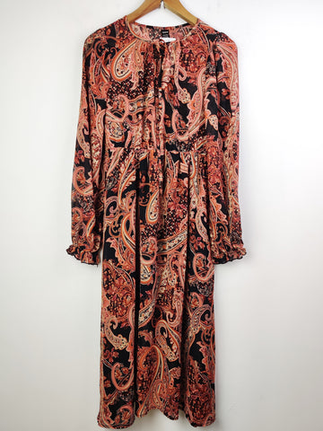 Buy online pre-used pre-loved 100% authentic & Original branded Shein (MF-1349) available in Pakistan. Top international brands avilable.