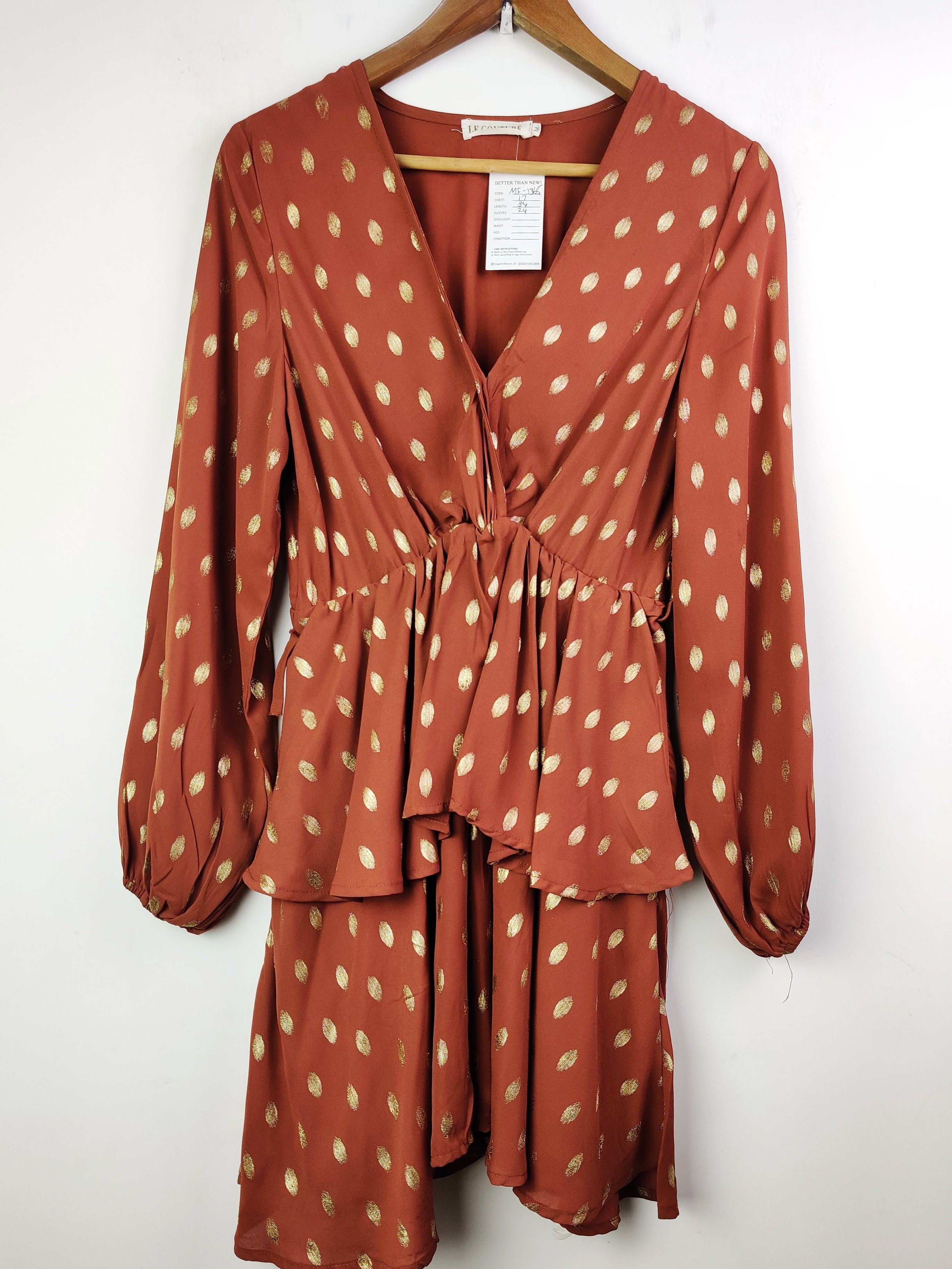 Buy online pre-used pre-loved 100% authentic & Original branded Le Couture (MF-1365) available in Pakistan. Top international brands avilable.