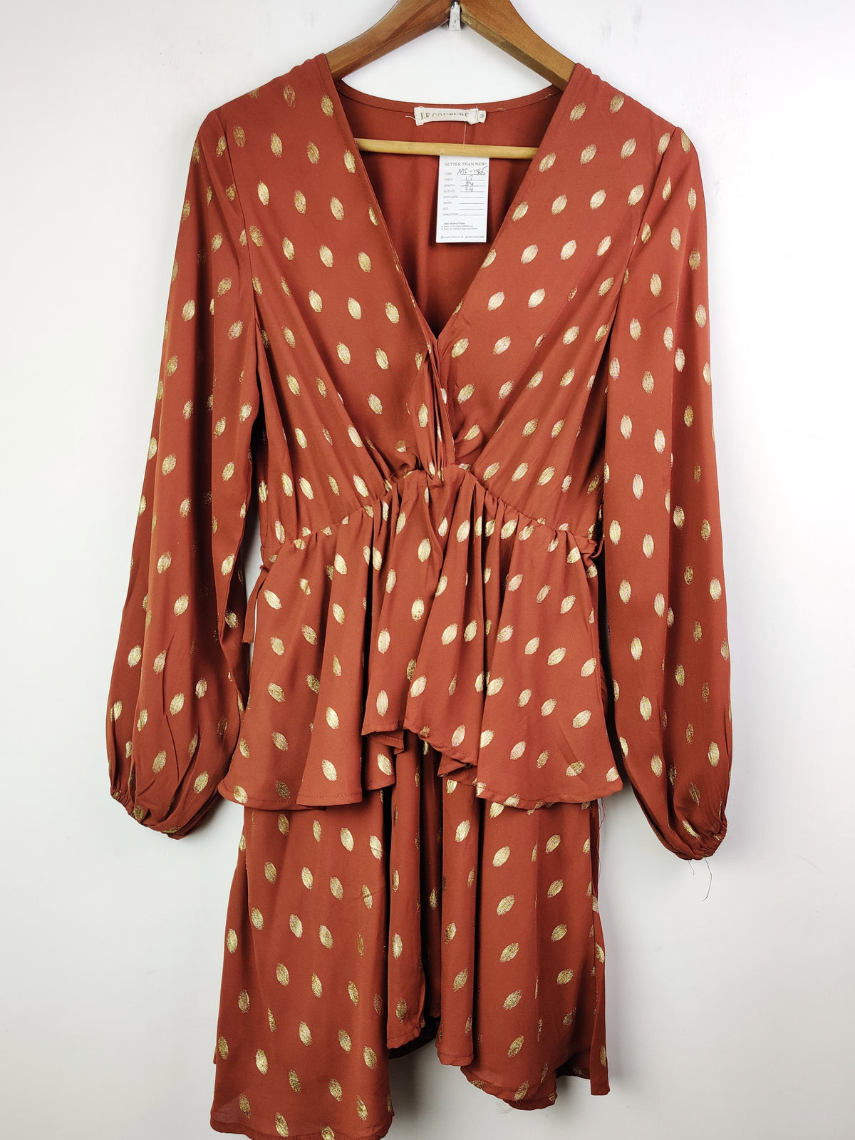 Buy online pre-used pre-loved 100% authentic & Original branded Le Couture (MF-1365) available in Pakistan. Top international brands avilable.