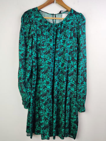 Buy online pre-used pre-loved 100% authentic & Original branded Dorothy Perkins (MF-1372) available in Pakistan. Top international brands avilable.