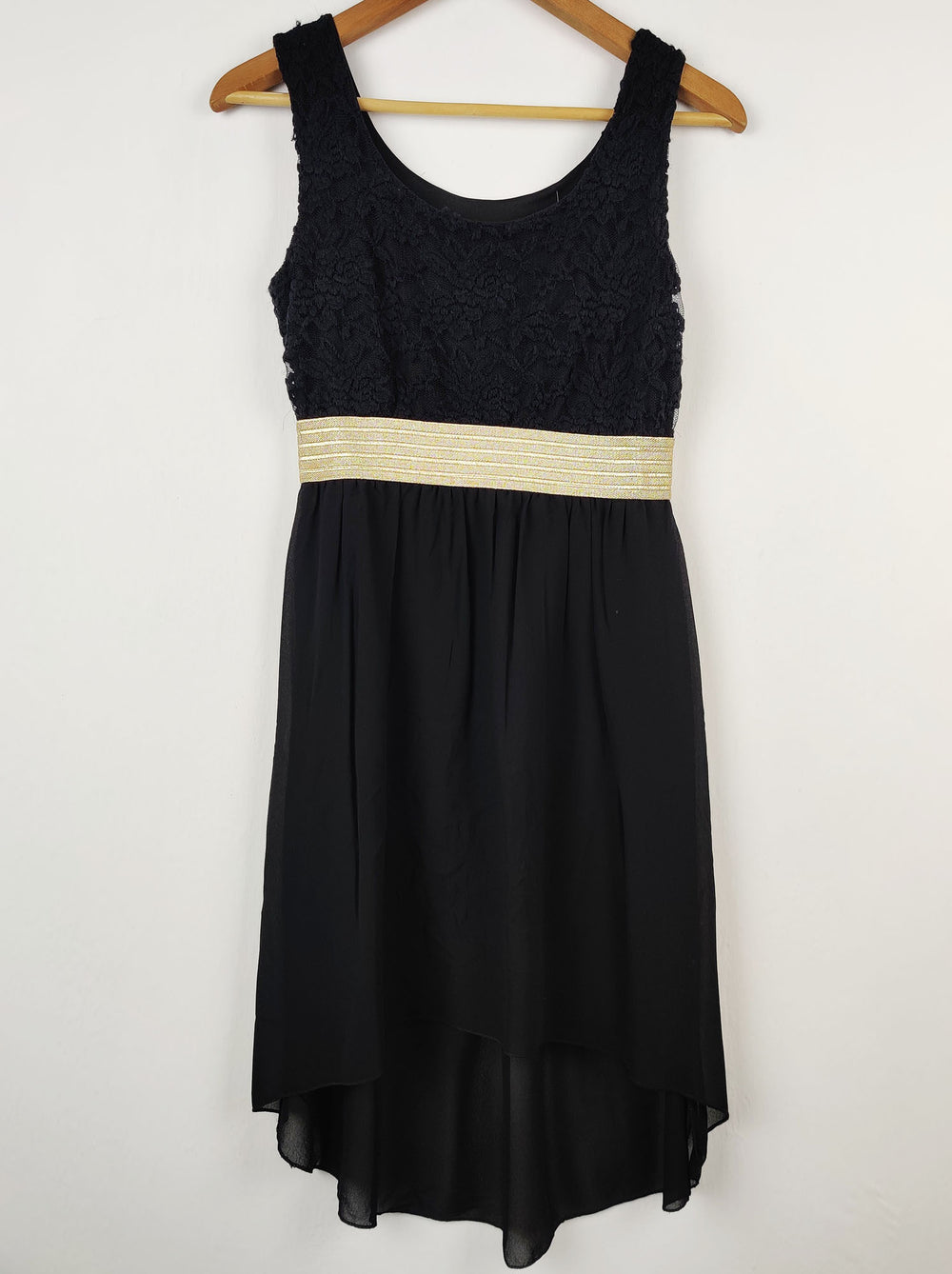 Buy online pre-used pre-loved 100% authentic & Original branded Tu (MF-197) available in Pakistan. Top international brands avilable.