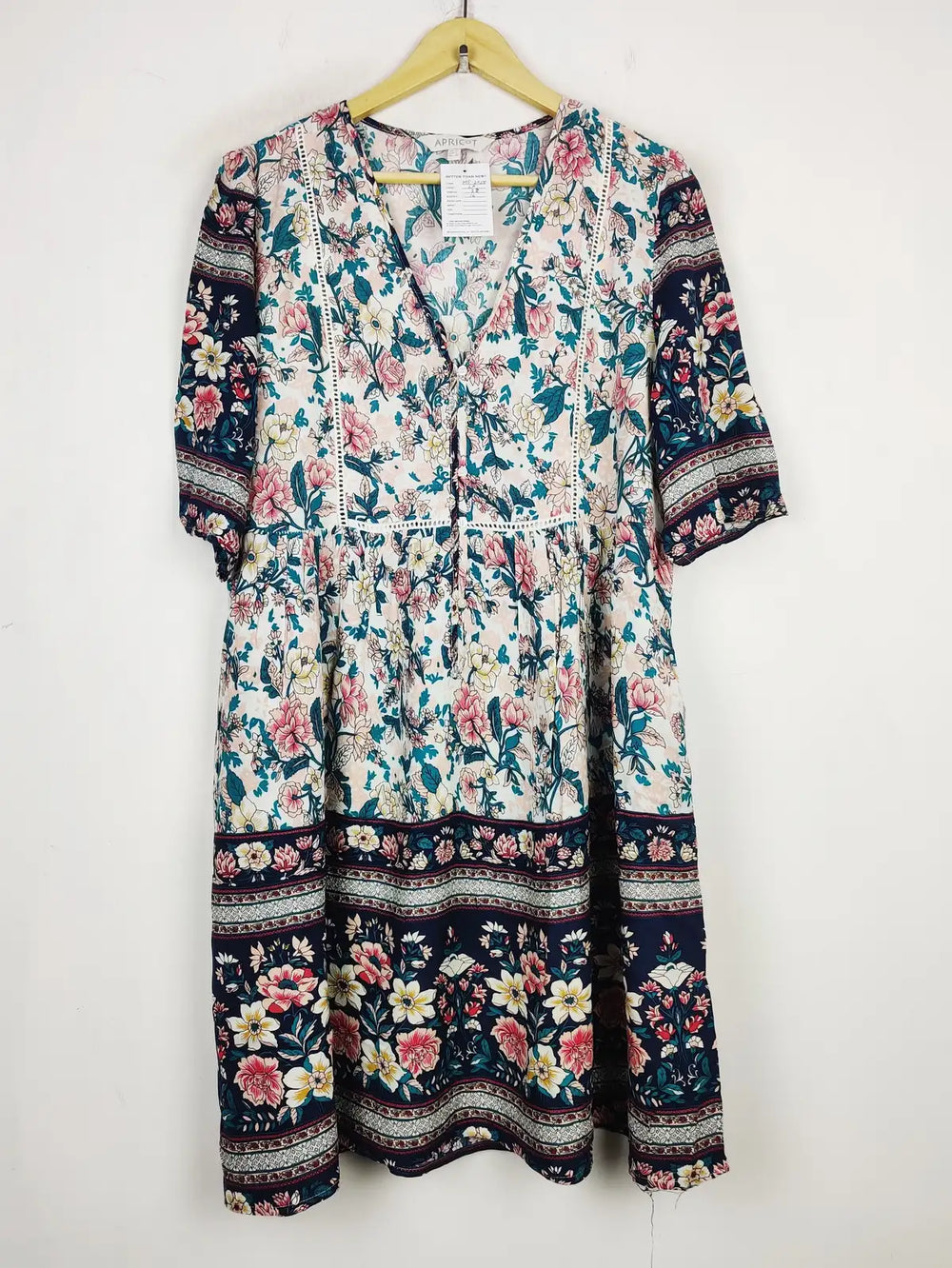 Buy online pre-used pre-loved 100% authentic & Original branded Apricot (MF-2028) available in Pakistan. Top international brands avilable.