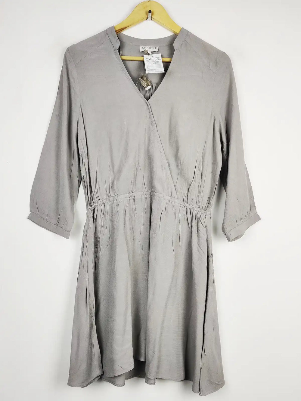 Buy online pre-used pre-loved 100% authentic & Original branded Apricot (MF-2076) available in Pakistan. Top international brands avilable.