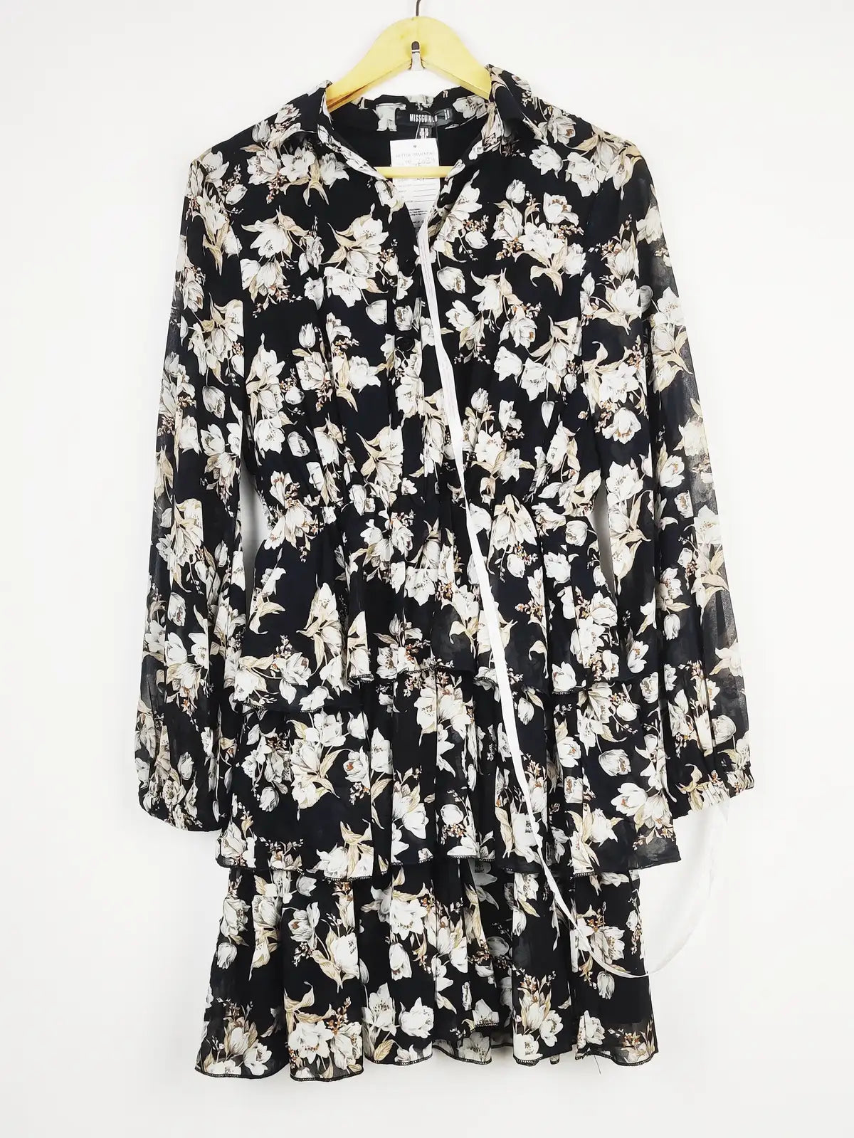 Buy online pre-used pre-loved 100% authentic & Original branded Missguided (MF-2089) available in Pakistan. Top international brands avilable.