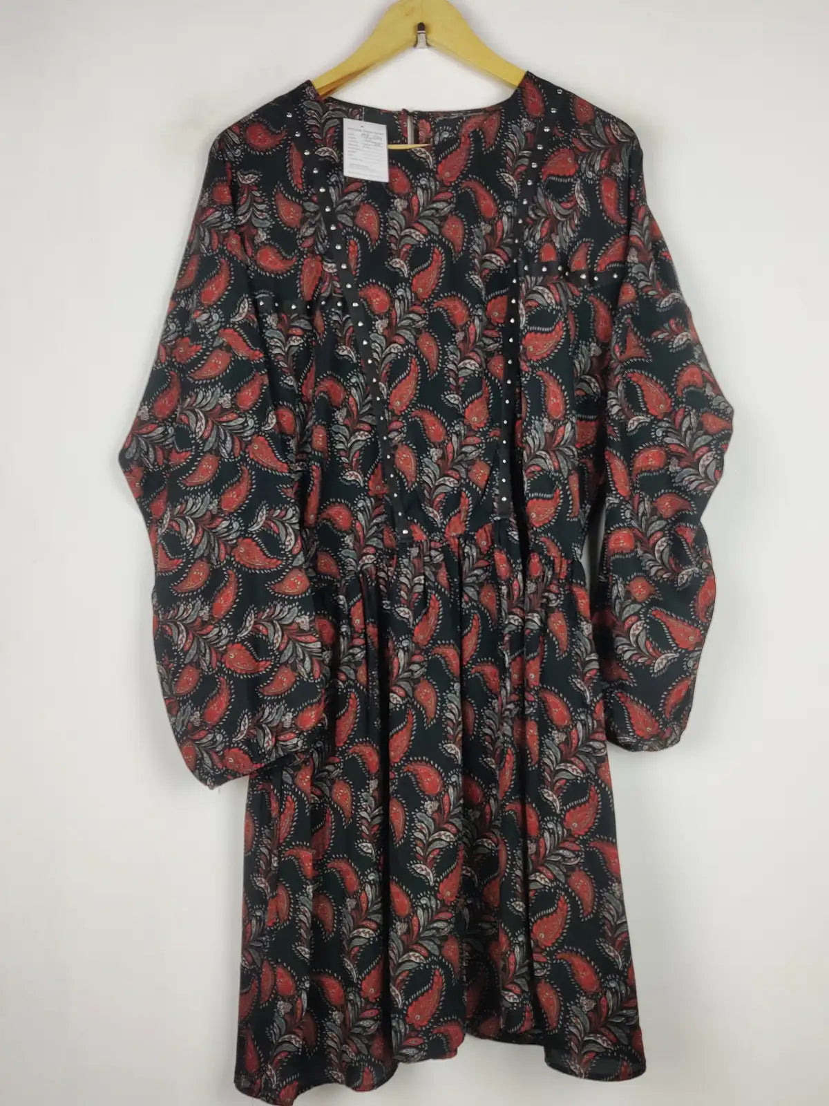 Buy online pre-used pre-loved 100% authentic & Original branded Unknown Brand (MF-2123) available in Pakistan. Top international brands avilable.