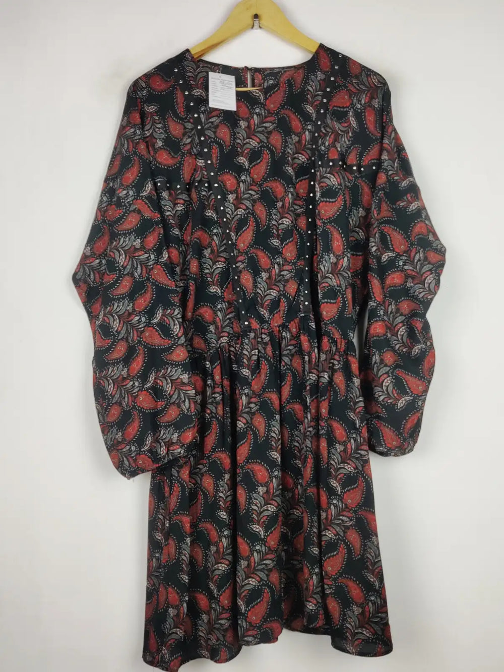 Buy online pre-used pre-loved 100% authentic & Original branded Unknown Brand (MF-2123) available in Pakistan. Top international brands avilable.