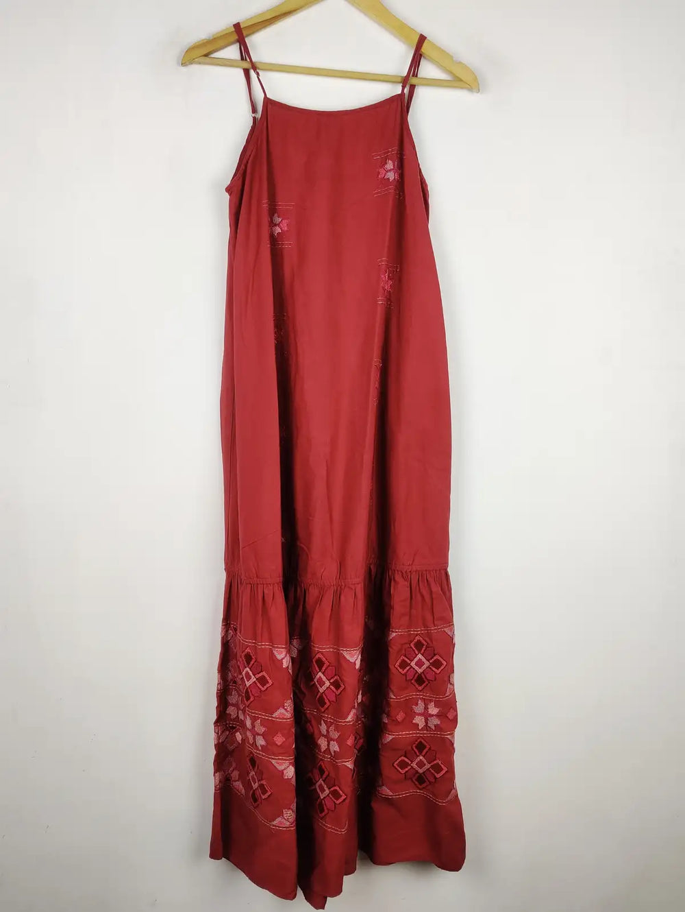 Buy online pre-used pre-loved 100% authentic & Original branded Zara (MF-2124) available in Pakistan. Top international brands avilable.