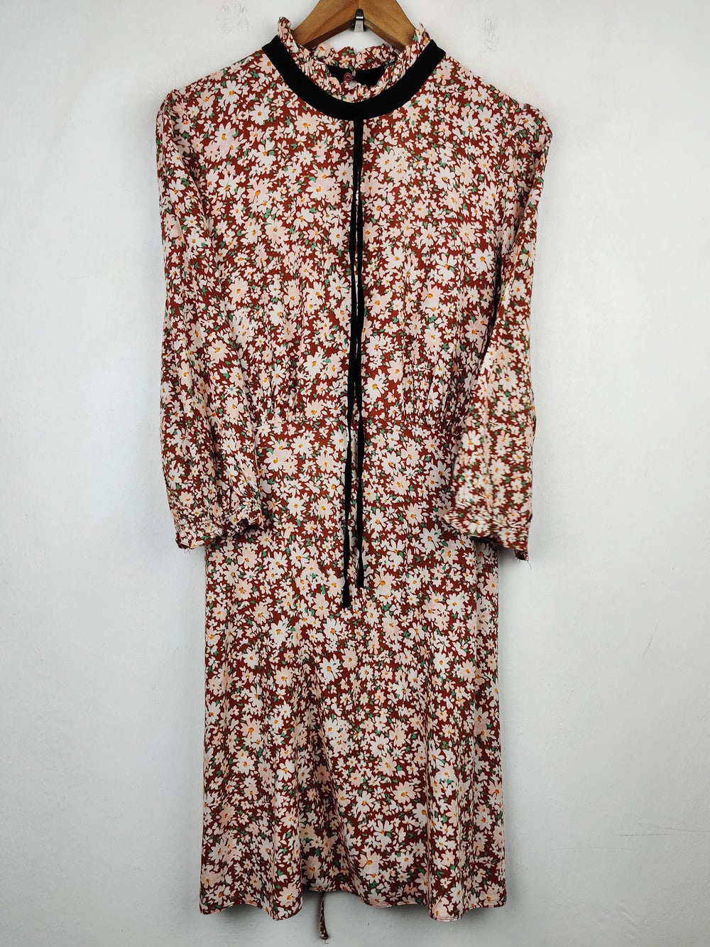 Buy online pre-used pre-loved 100% authentic & Original branded New Look (MF-21) available in Pakistan. Top international brands avilable.