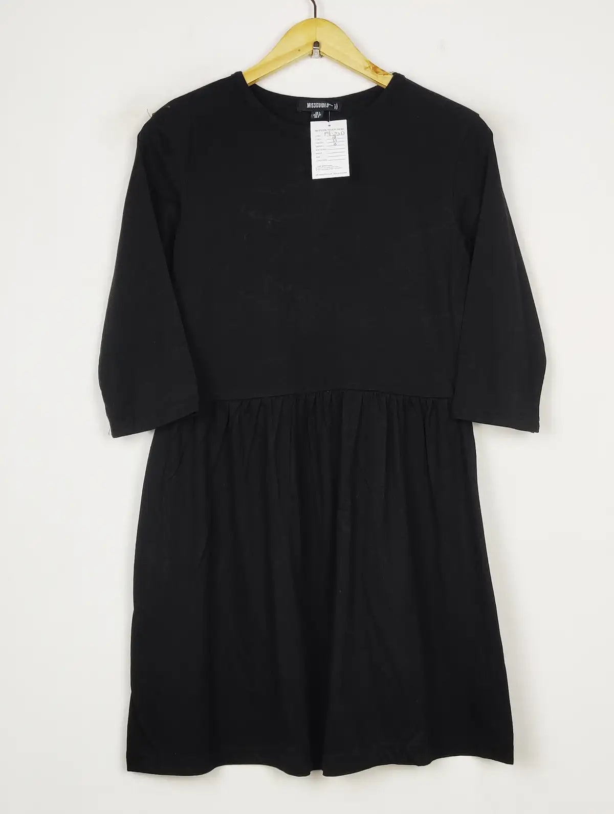 Buy online pre-used pre-loved 100% authentic & Original branded Missguided (MF-2253) available in Pakistan. Top international brands avilable.