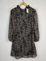Buy online pre-used pre-loved 100% authentic & Original branded Primark (MF-2288) available in Pakistan. Top international brands avilable.