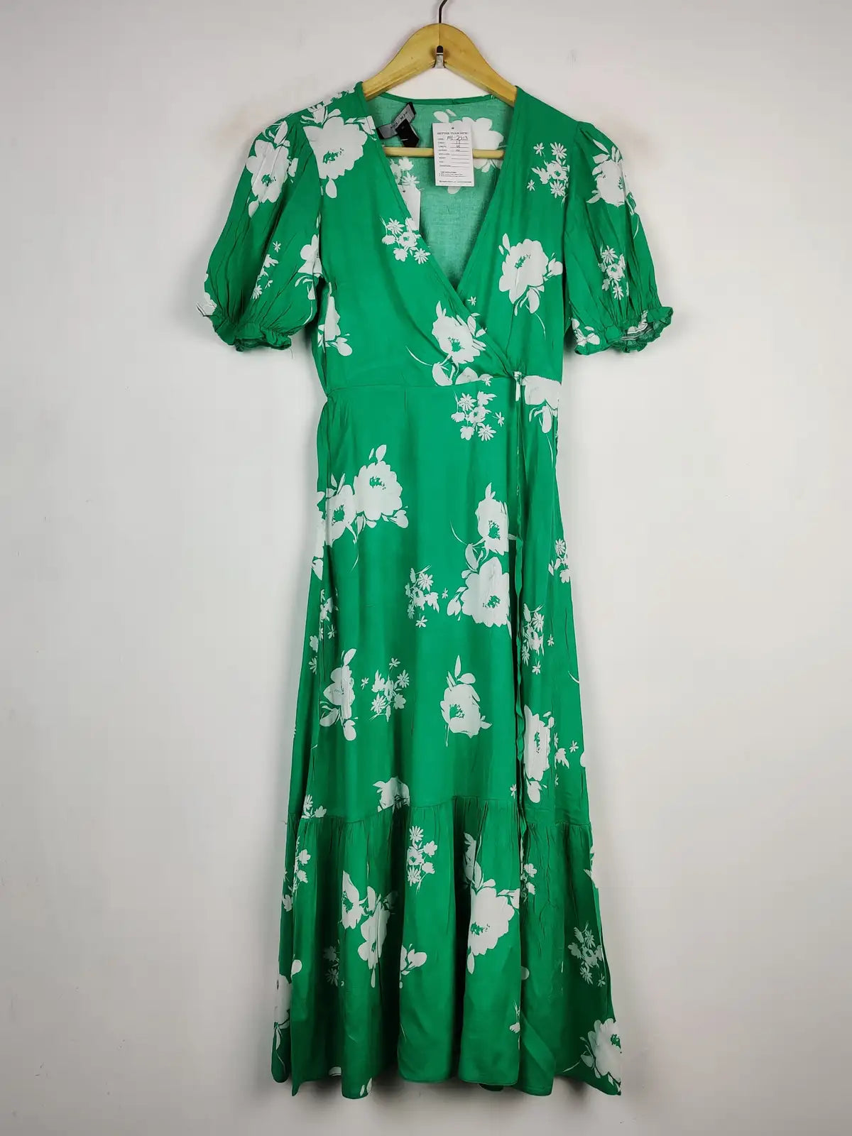 Buy online pre-used pre-loved 100% authentic & Original branded New Look (MF-2313) available in Pakistan. Top international brands avilable.