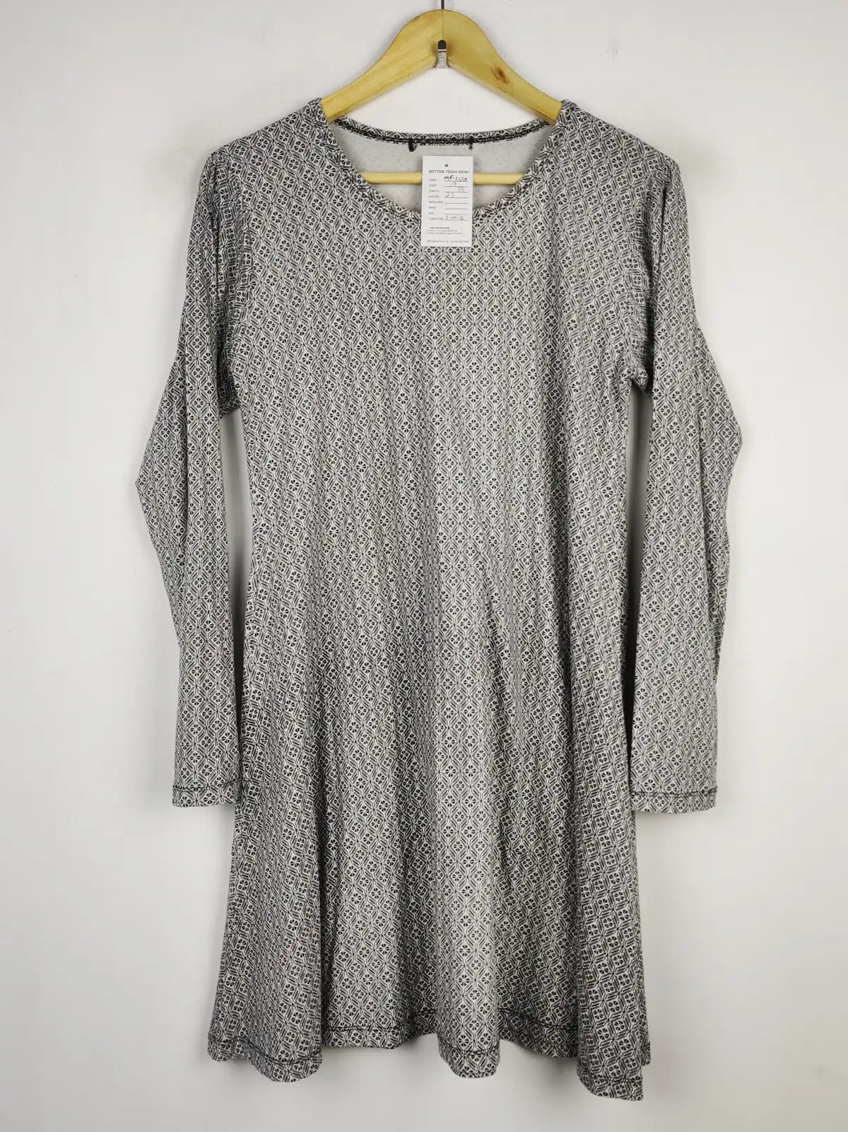 Buy online pre-used pre-loved 100% authentic & Original branded Unknown Brand (MF-2330) available in Pakistan. Top international brands avilable.