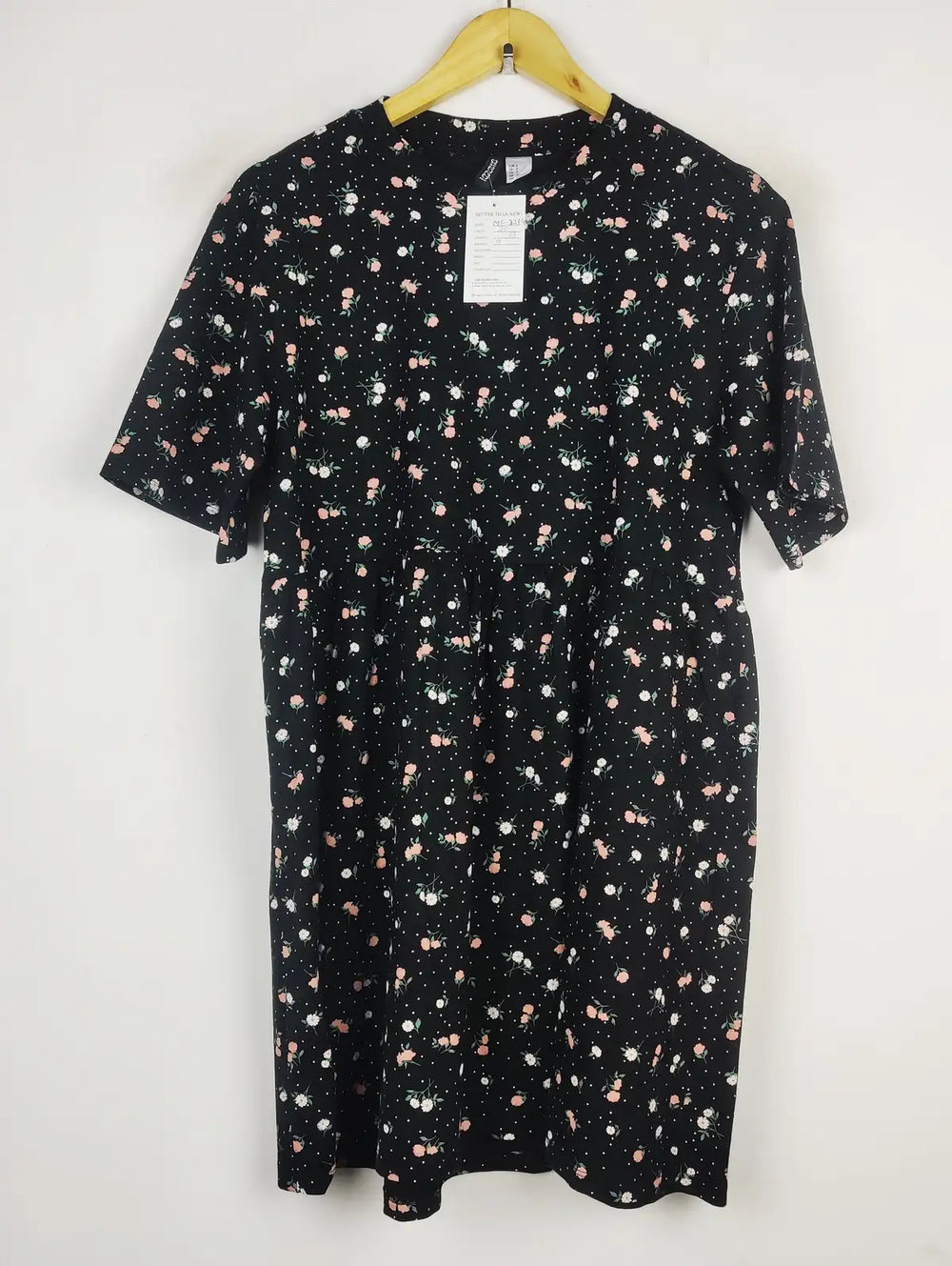 Buy online pre-used pre-loved 100% authentic & Original branded H&M (MF-2339) available in Pakistan. Top international brands avilable.