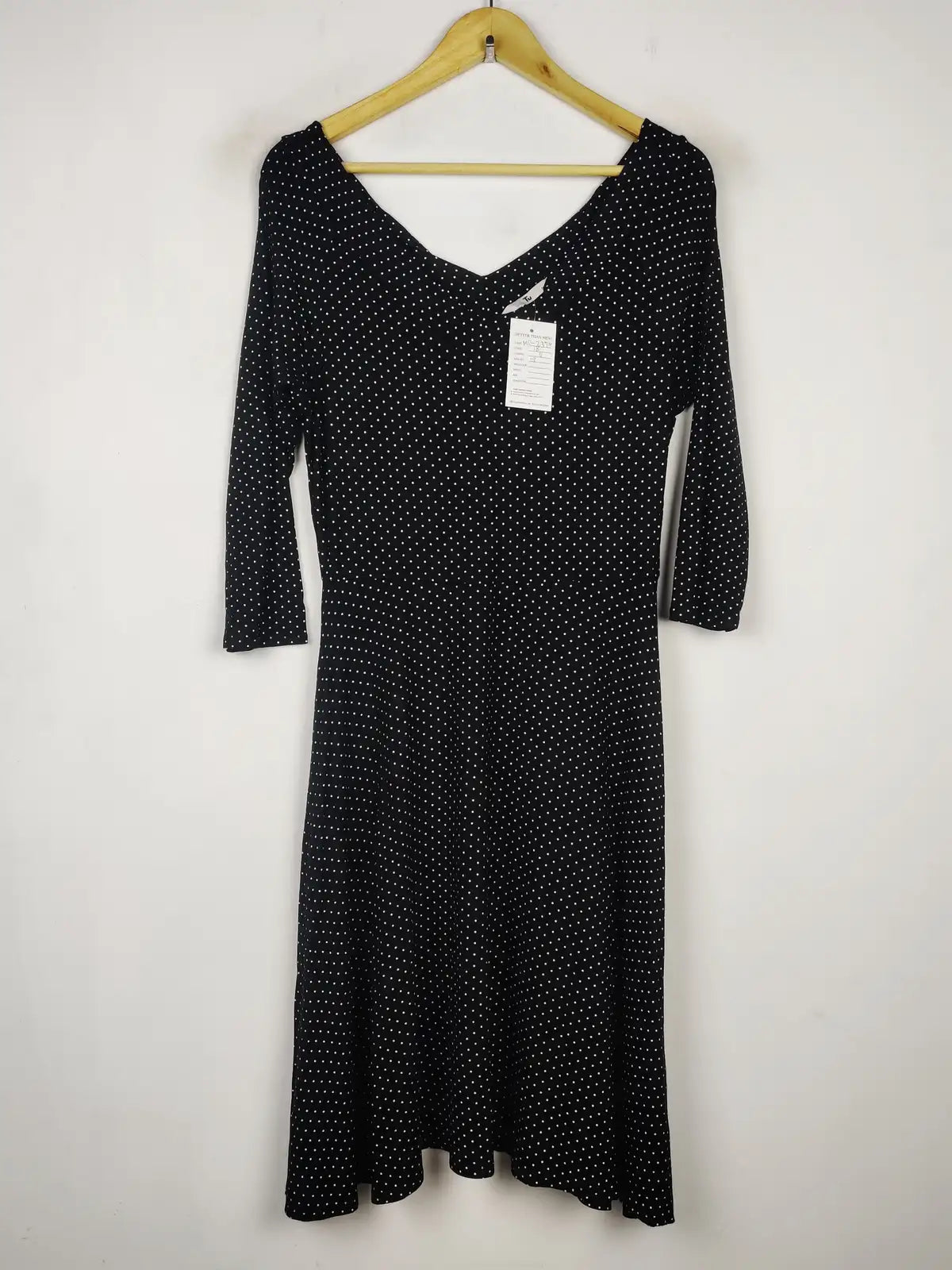 Buy online pre-used pre-loved 100% authentic & Original branded Tu (MF-2379) available in Pakistan. Top international brands avilable.