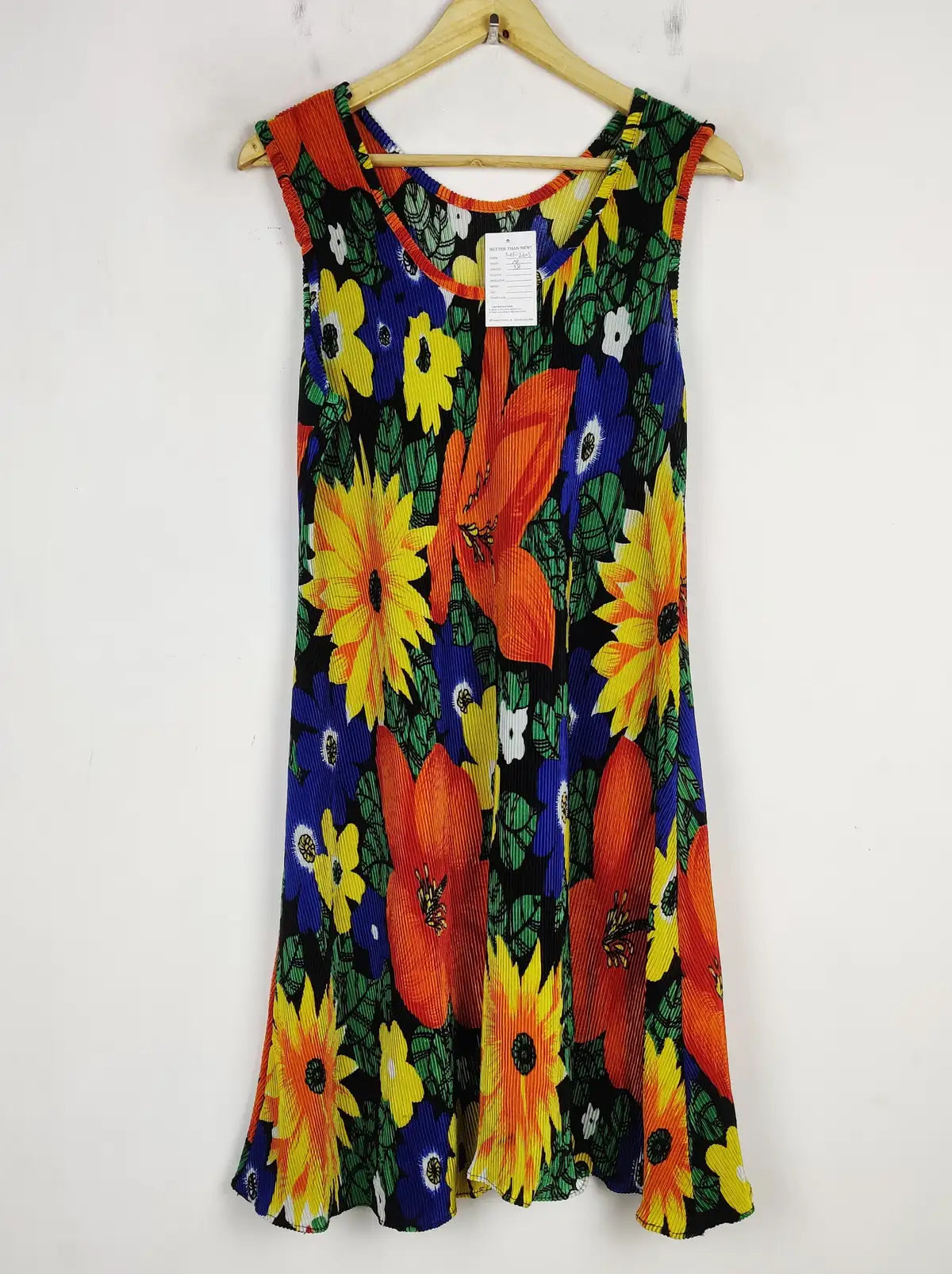 Buy online pre-used pre-loved 100% authentic & Original branded Unknown Brand (MF-2605) available in Pakistan. Top international brands avilable.