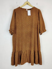 Buy online pre-used pre-loved 100% authentic & Original branded Boohoo (MF-2619) available in Pakistan. Top international brands avilable.