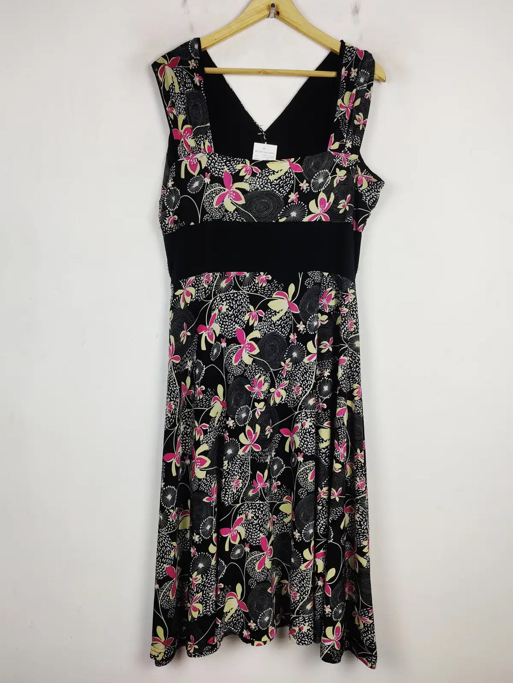 Buy online pre-used pre-loved 100% authentic & Original branded Unknown Brand (MF-2628) available in Pakistan. Top international brands avilable.