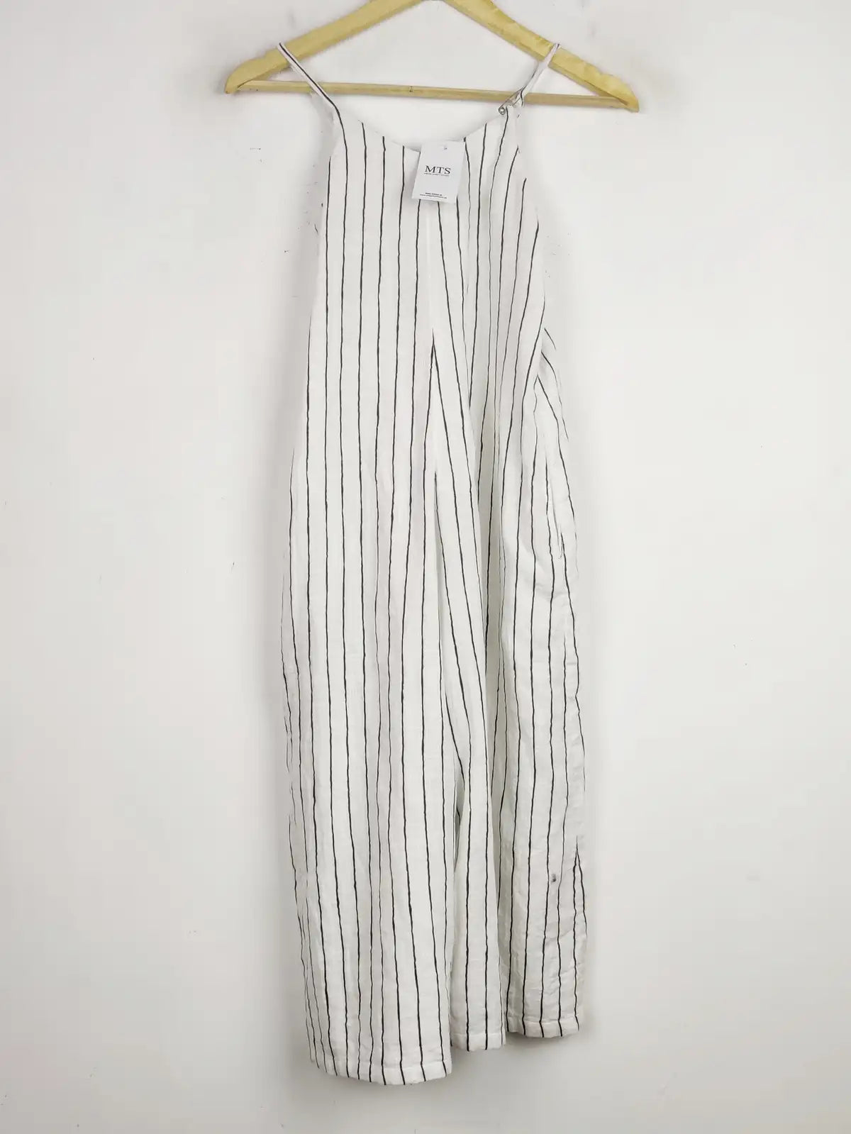 Buy online pre-used pre-loved 100% authentic & Original branded Marks & Spencer (MF-2676) available in Pakistan. Top international brands avilable.