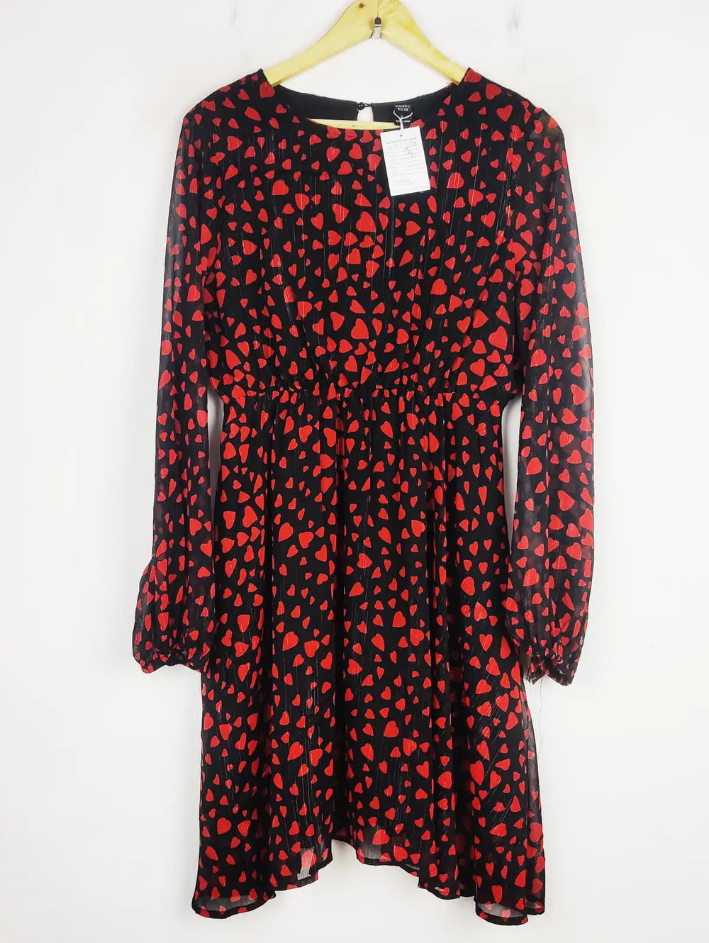 Buy online pre-used pre-loved 100% authentic & Original branded Emery Rose (MF-2678) available in Pakistan. Top international brands avilable.