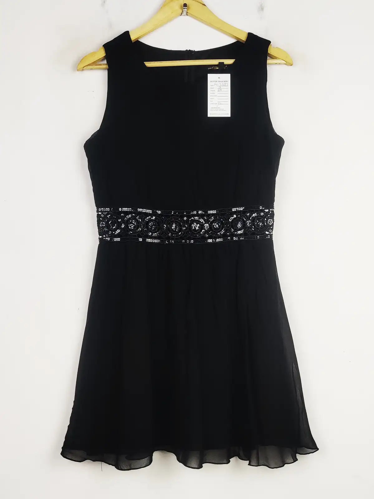 Buy online pre-used pre-loved 100% authentic & Original branded Missguided (MF-2683) available in Pakistan. Top international brands avilable.