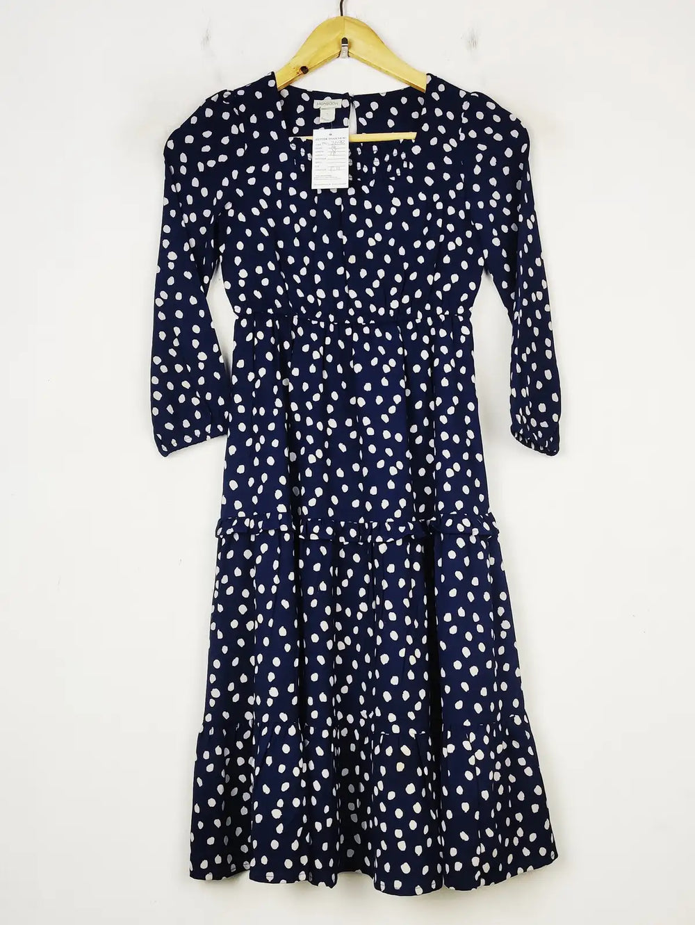 Buy online pre-used pre-loved 100% authentic & Original branded Monsoon (MF-2698) available in Pakistan. Top international brands avilable.