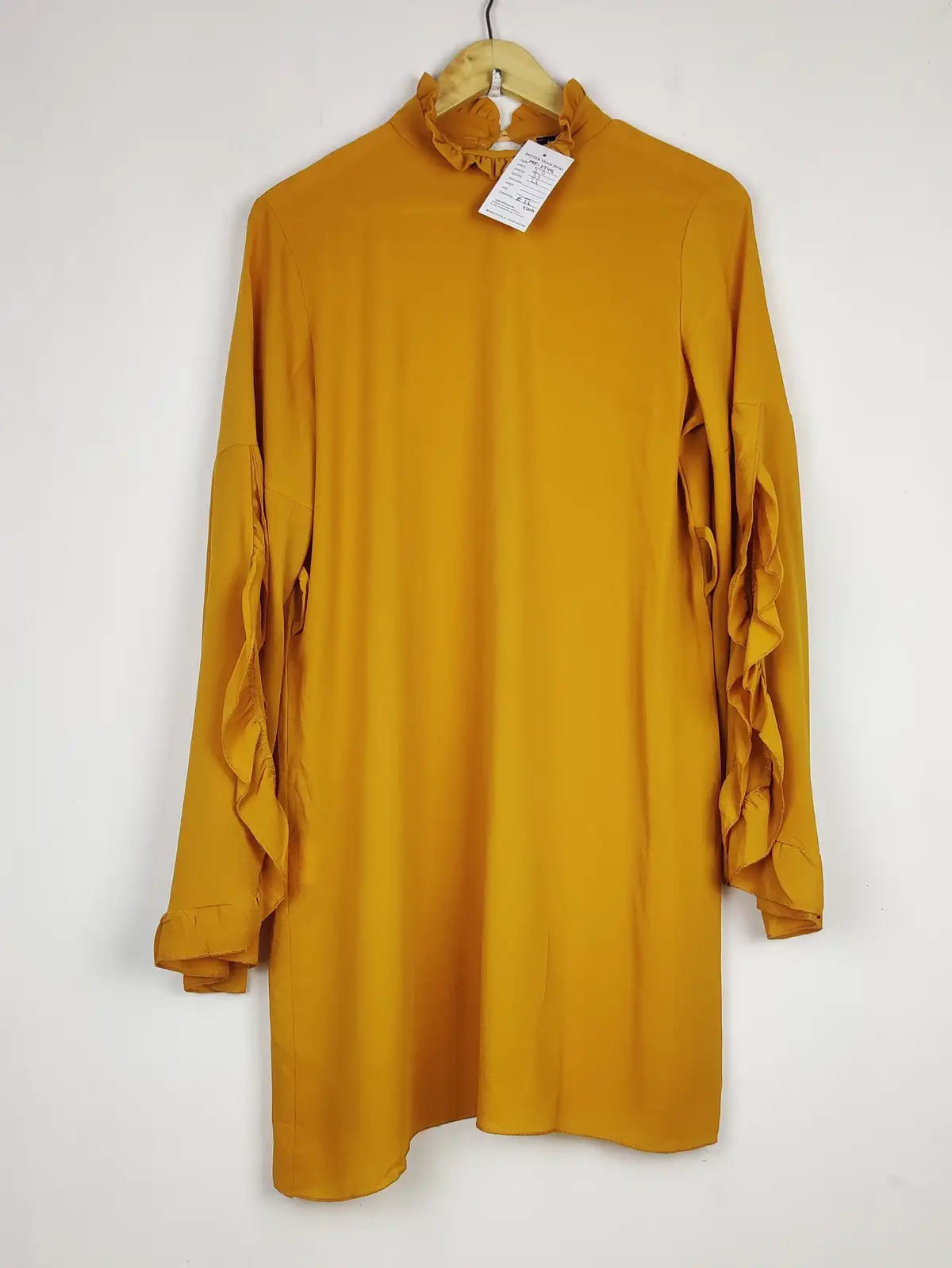 Buy online pre-used pre-loved 100% authentic & Original branded Boohoo (MF-2748) available in Pakistan. Top international brands avilable.