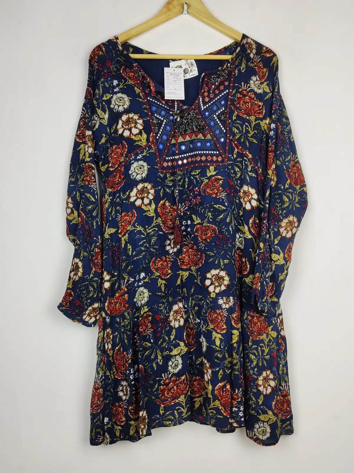 Buy online pre-used pre-loved 100% authentic & Original branded Peace Love (MF-2764) available in Pakistan. Top international brands avilable.