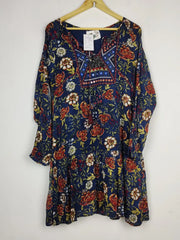 Buy online pre-used pre-loved 100% authentic & Original branded Peace Love (MF-2764) available in Pakistan. Top international brands avilable.