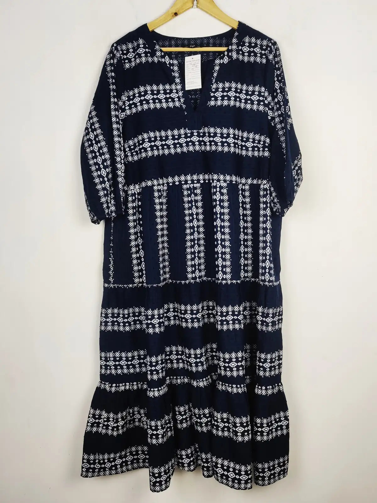 Buy online pre-used pre-loved 100% authentic & Original branded F&F (MF-2813) available in Pakistan. Top international brands avilable.