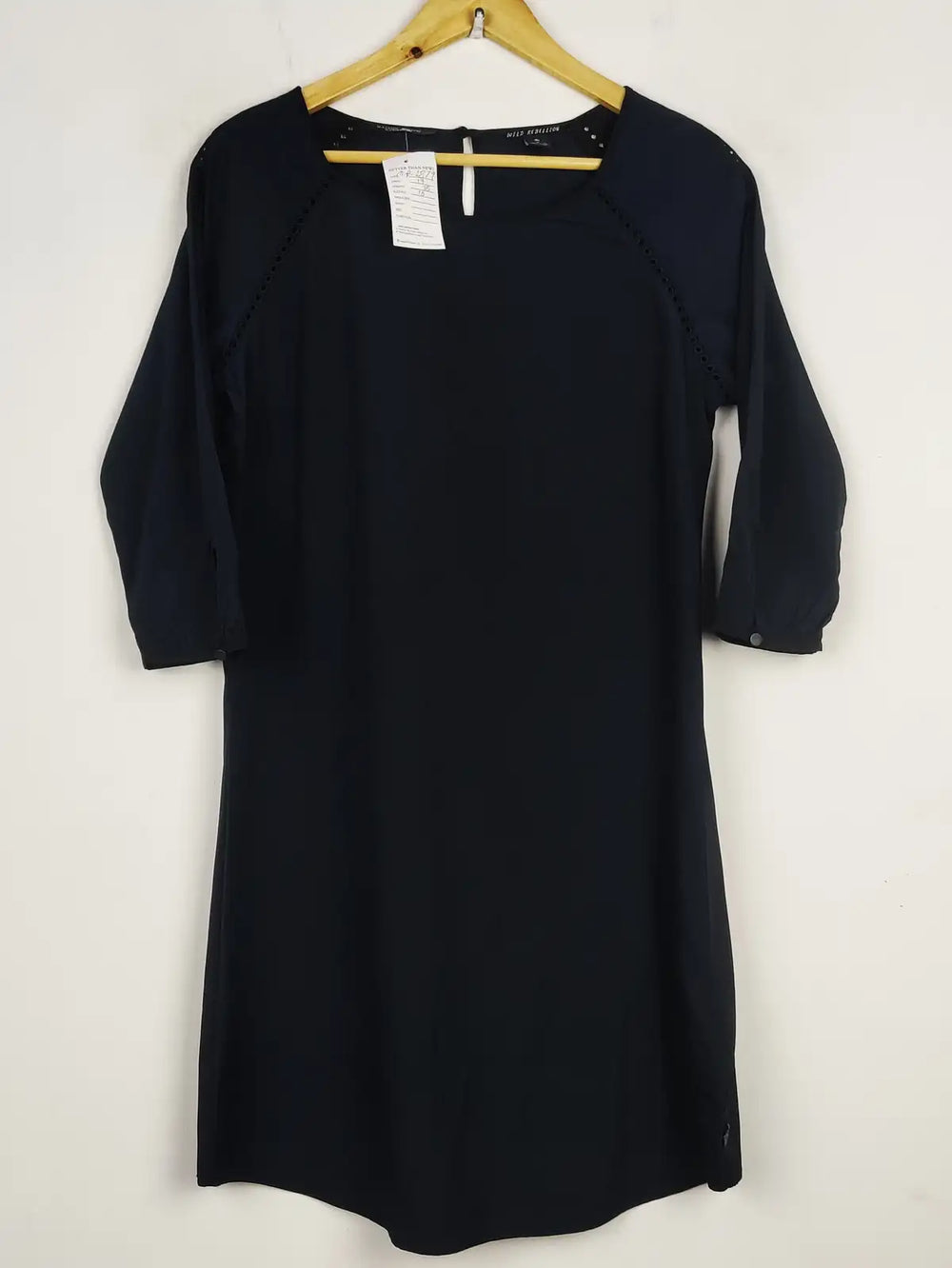 Buy online pre-used pre-loved 100% authentic & Original branded Maison Scotch (MF-2879) available in Pakistan. Top international brands avilable.