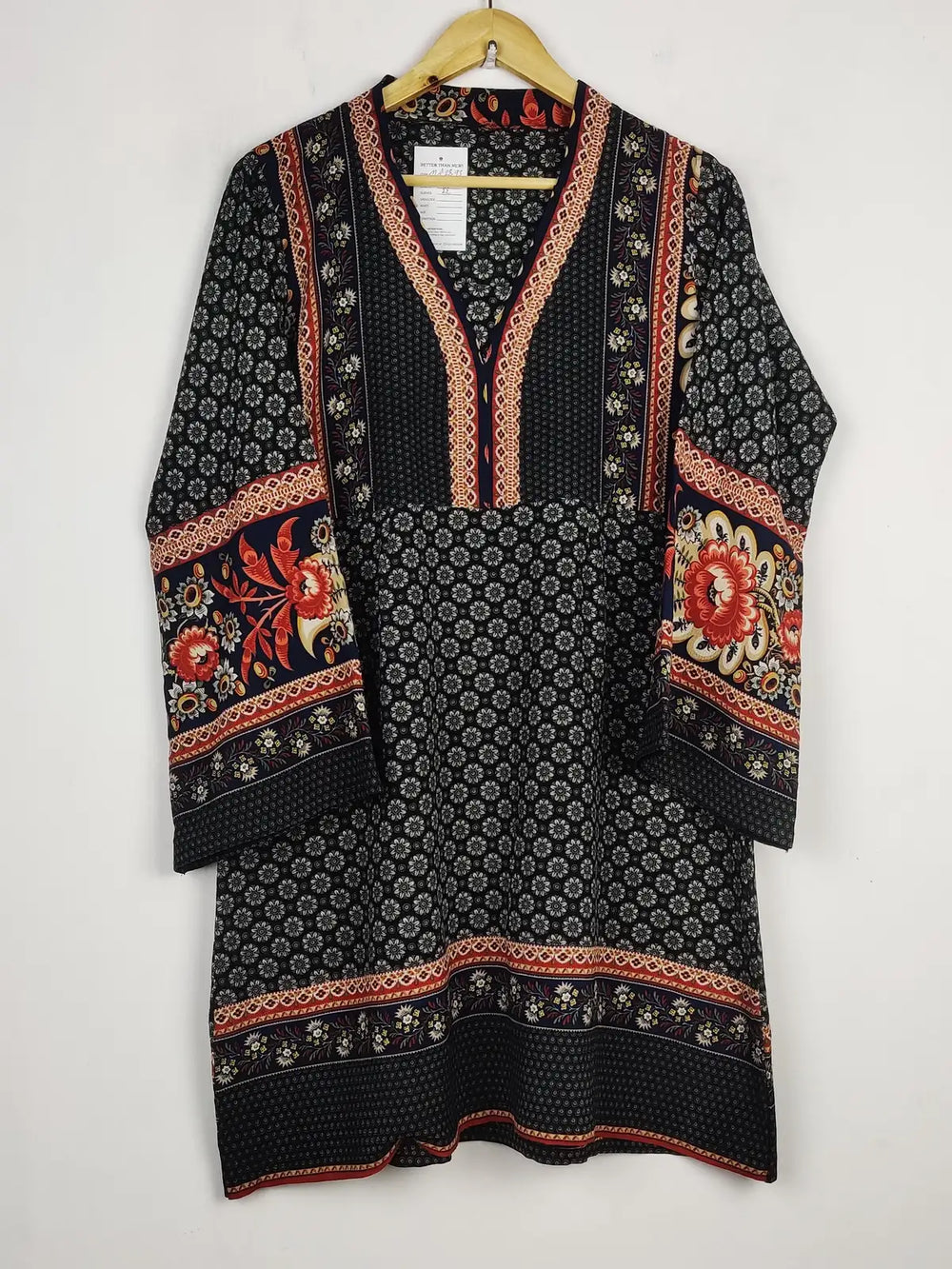 Buy online pre-used pre-loved 100% authentic & Original branded Unknown Brand (MF-2893) available in Pakistan. Top international brands avilable.