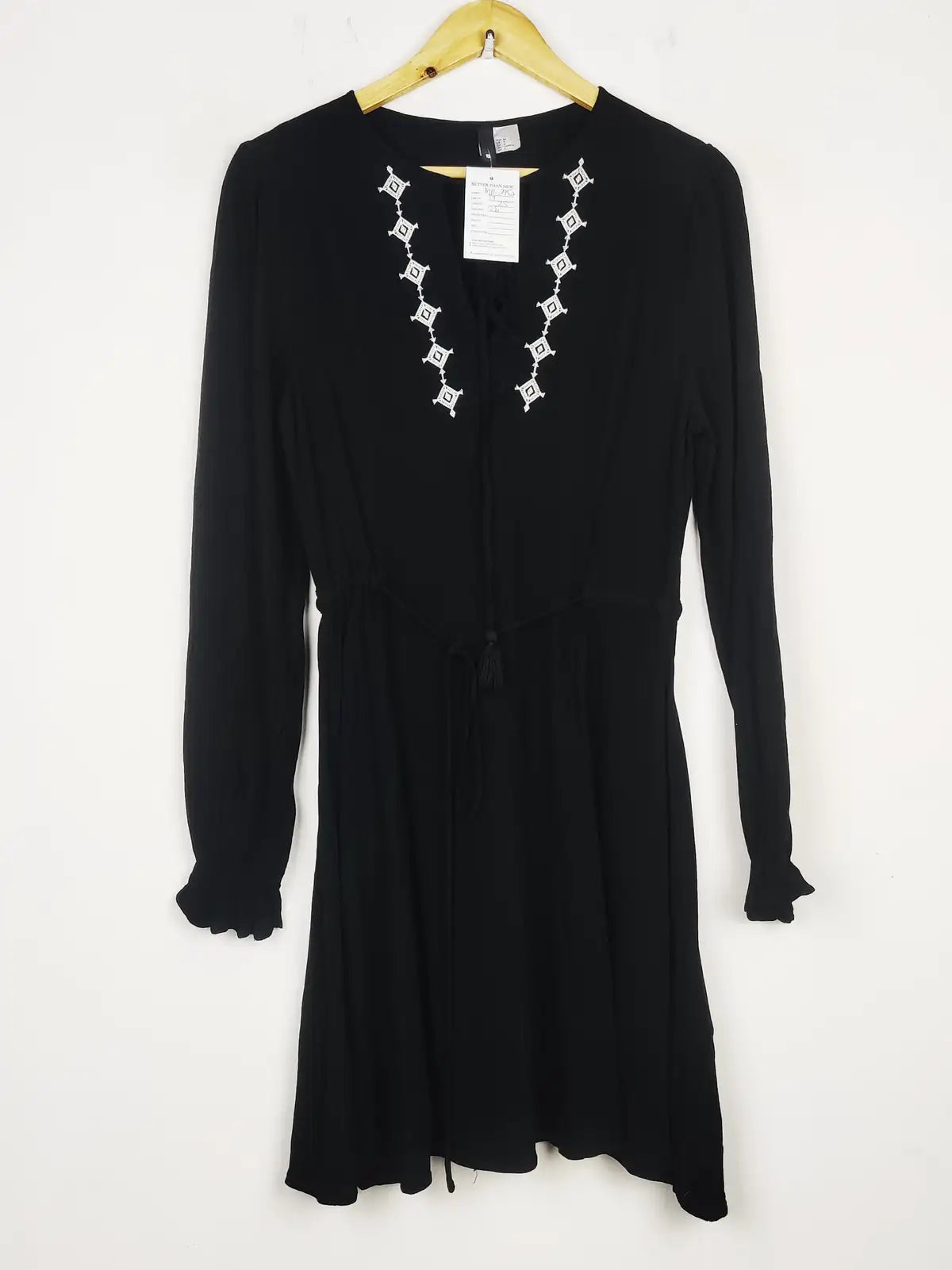 Buy online pre-used pre-loved 100% authentic & Original branded H&M (MF-2952) available in Pakistan. Top international brands avilable.