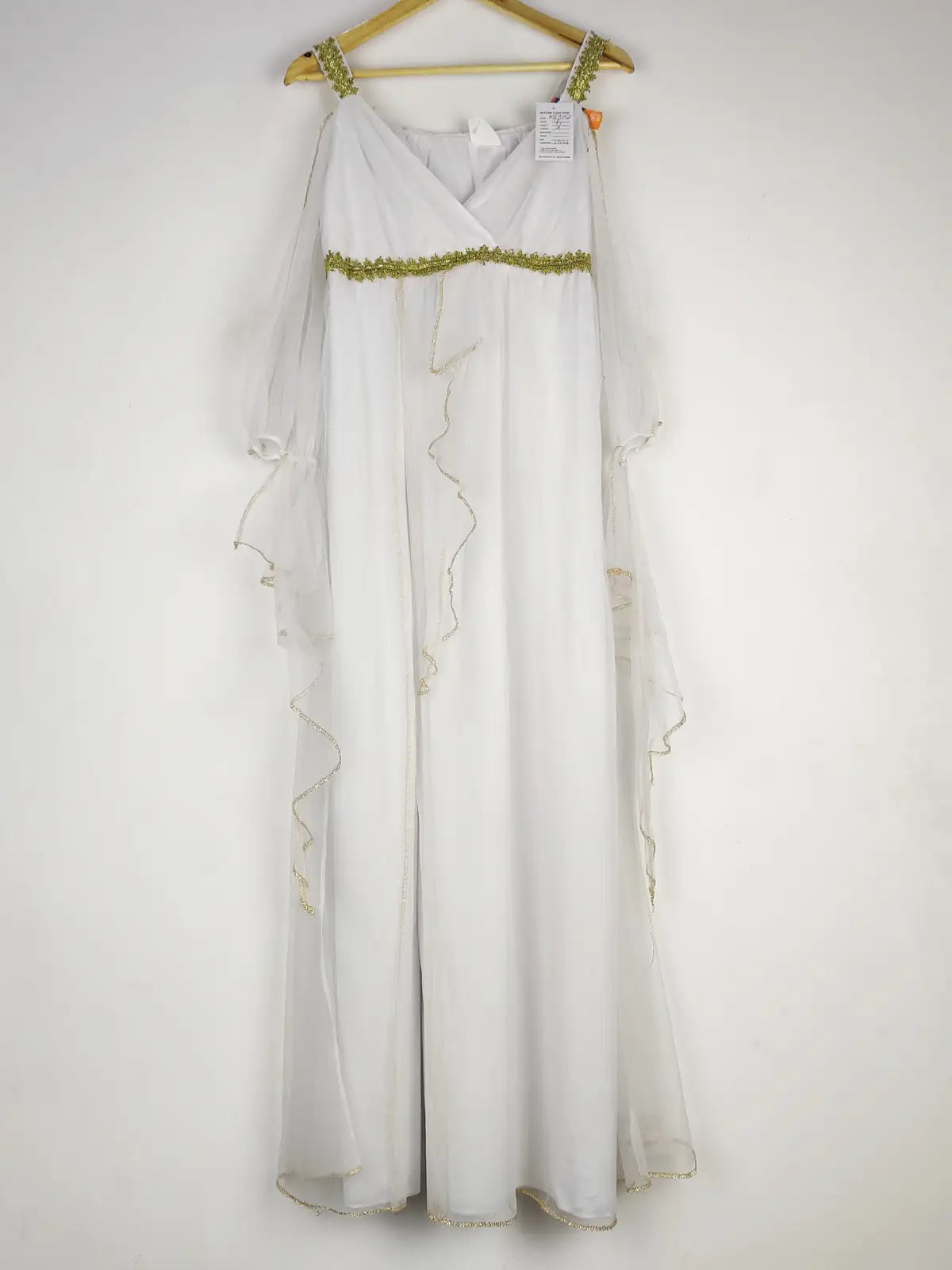 Buy online pre-used pre-loved 100% authentic & Original branded Costume (MF-3058) available in Pakistan. Top international brands avilable.