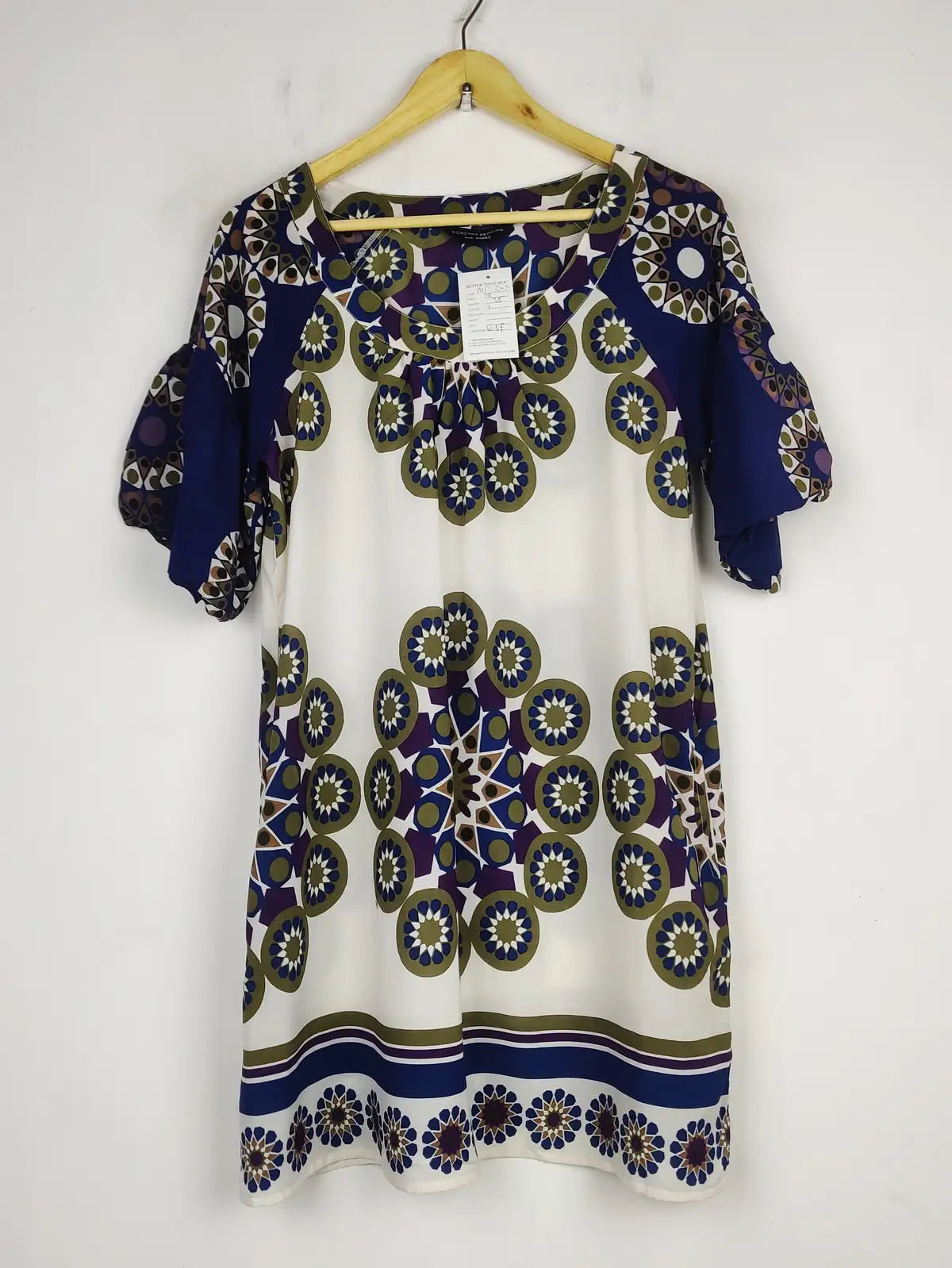 Buy online pre-used pre-loved 100% authentic & Original branded Dorothy Perkins (MF-3071) available in Pakistan. Top international brands avilable.