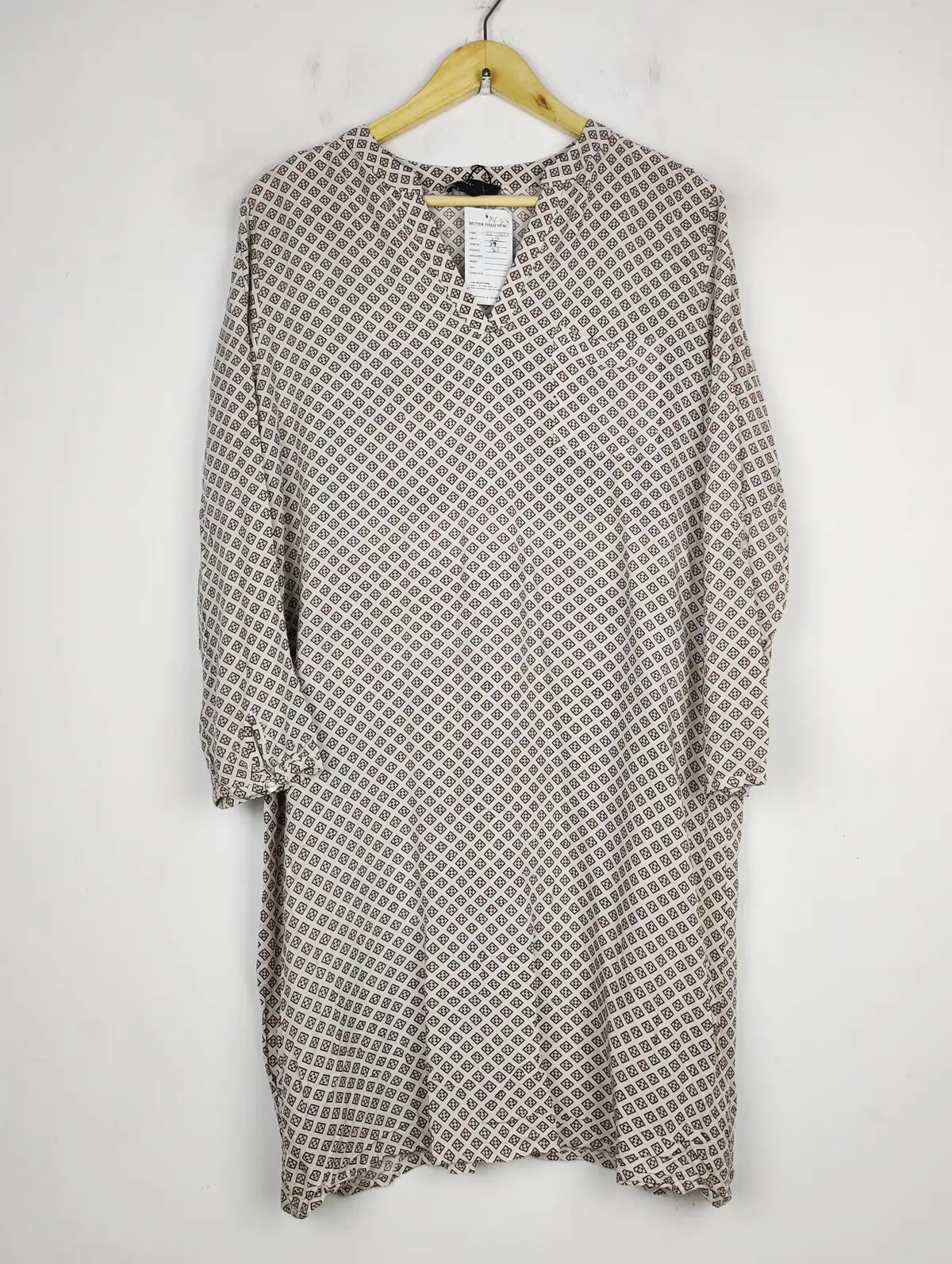 Buy online pre-used pre-loved 100% authentic & Original branded Atmosphere (MF-3075) available in Pakistan. Top international brands avilable.