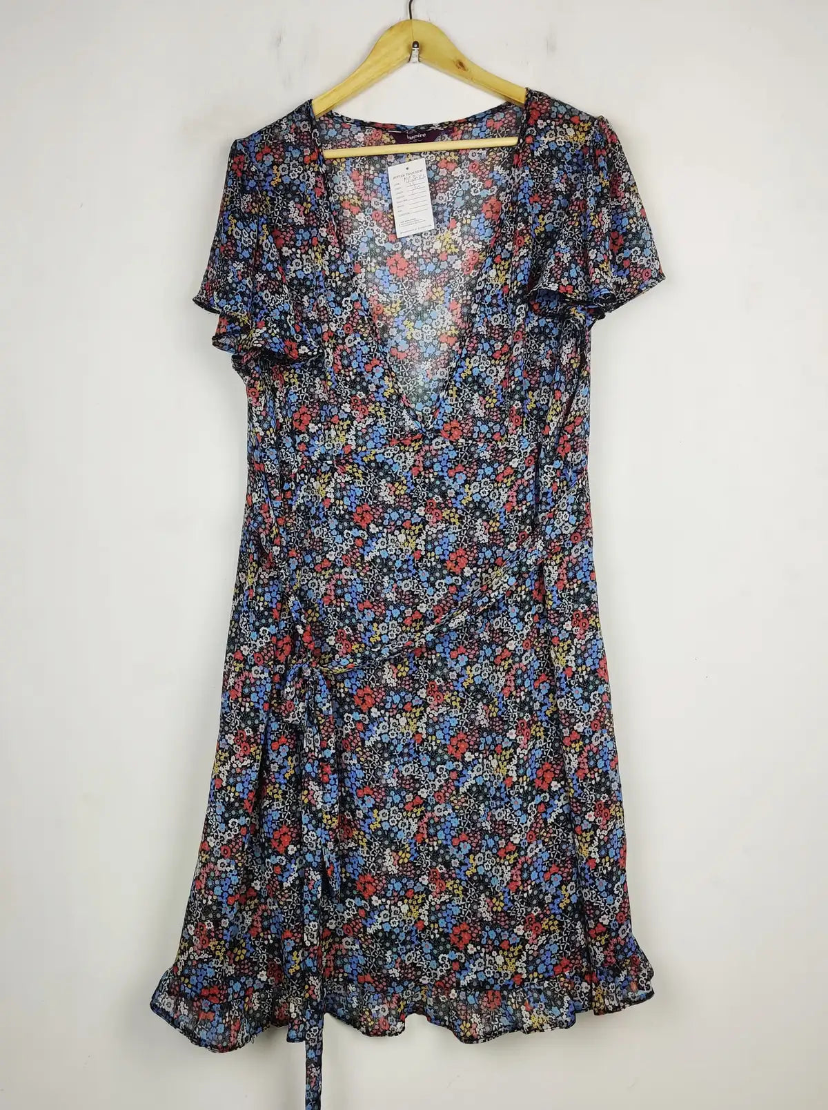 Buy online pre-used pre-loved 100% authentic & Original branded New Look (MF-3086) available in Pakistan. Top international brands avilable.