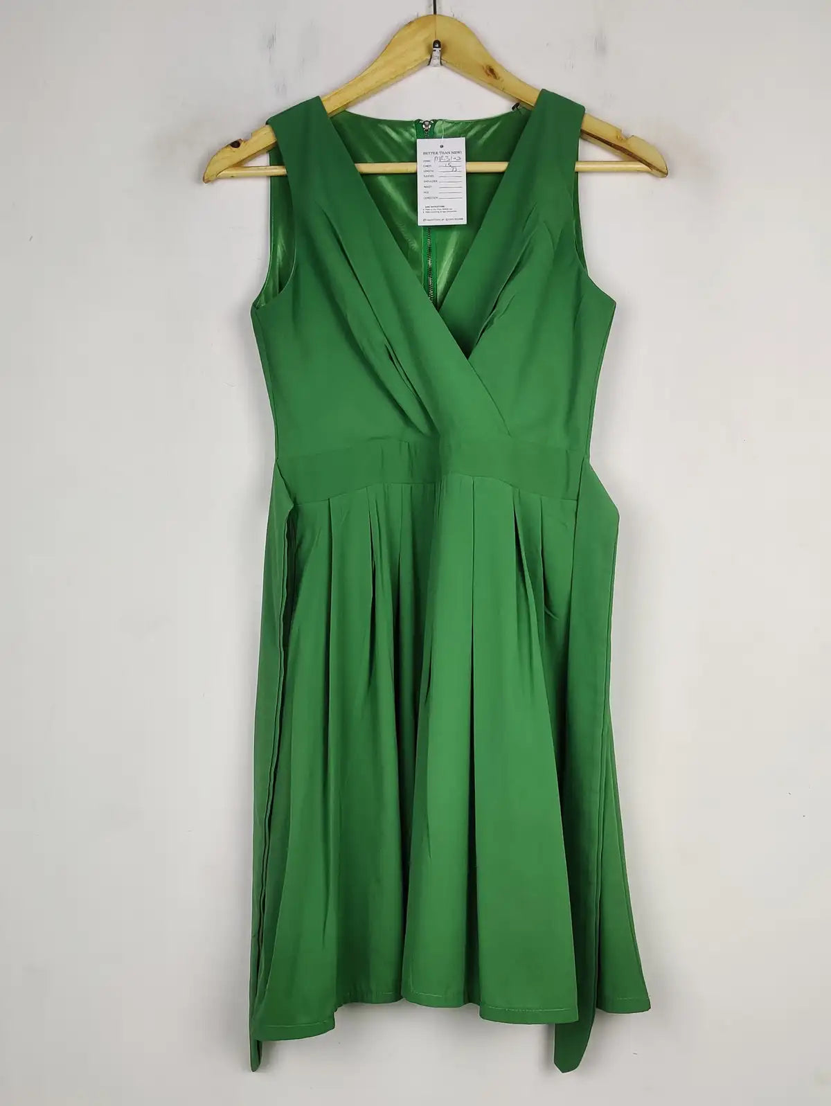Buy online pre-used pre-loved 100% authentic & Original branded Unknown Brand (MF-3102) available in Pakistan. Top international brands avilable.