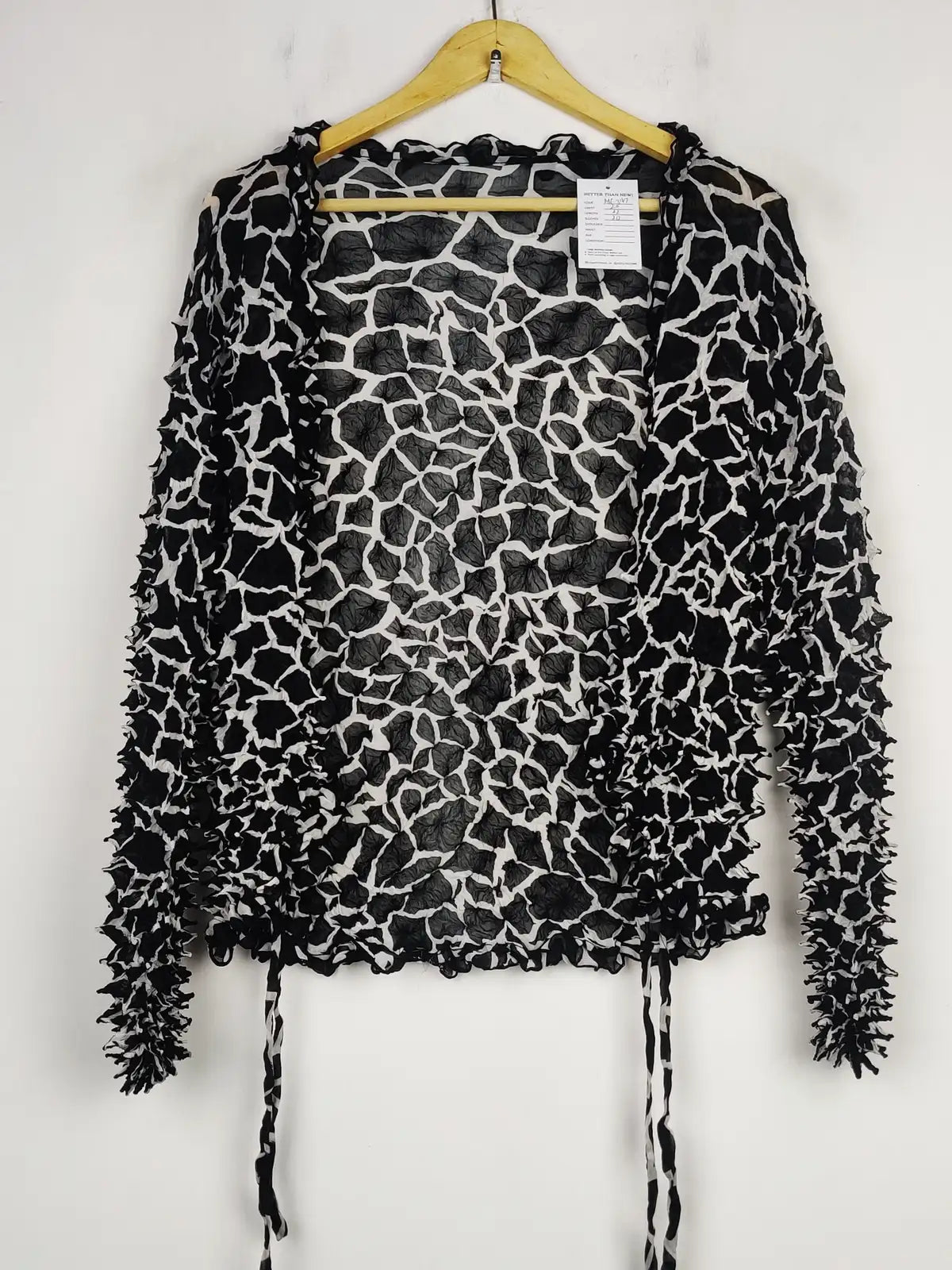 Buy online pre-used pre-loved 100% authentic & Original branded Unknown Brand (MF-3147) available in Pakistan. Top international brands avilable.