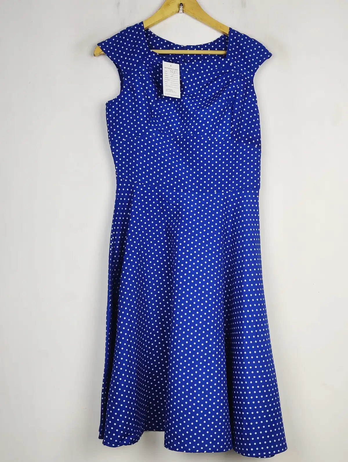 Buy online pre-used pre-loved 100% authentic & Original branded Unknown Brand (MF-3170) available in Pakistan. Top international brands avilable.