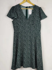 Buy online pre-used pre-loved 100% authentic & Original branded Shein (MF-3184) available in Pakistan. Top international brands avilable.