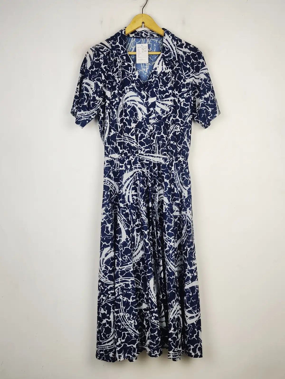 Buy online pre-used pre-loved 100% authentic & Original branded Unknown Brand (MF-3218) available in Pakistan. Top international brands avilable.