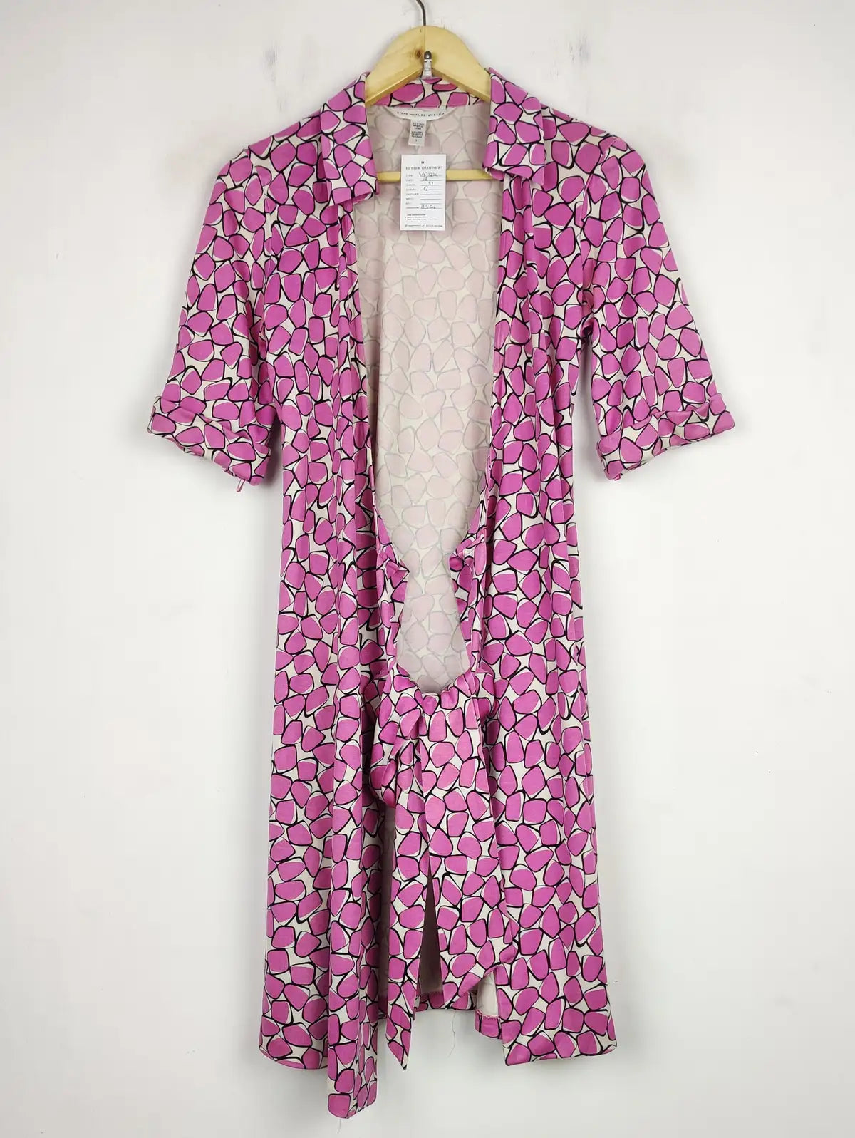Buy online pre-used pre-loved 100% authentic & Original branded Diane Von Furstenberg (MF-3270) available in Pakistan. Top international brands avilable.