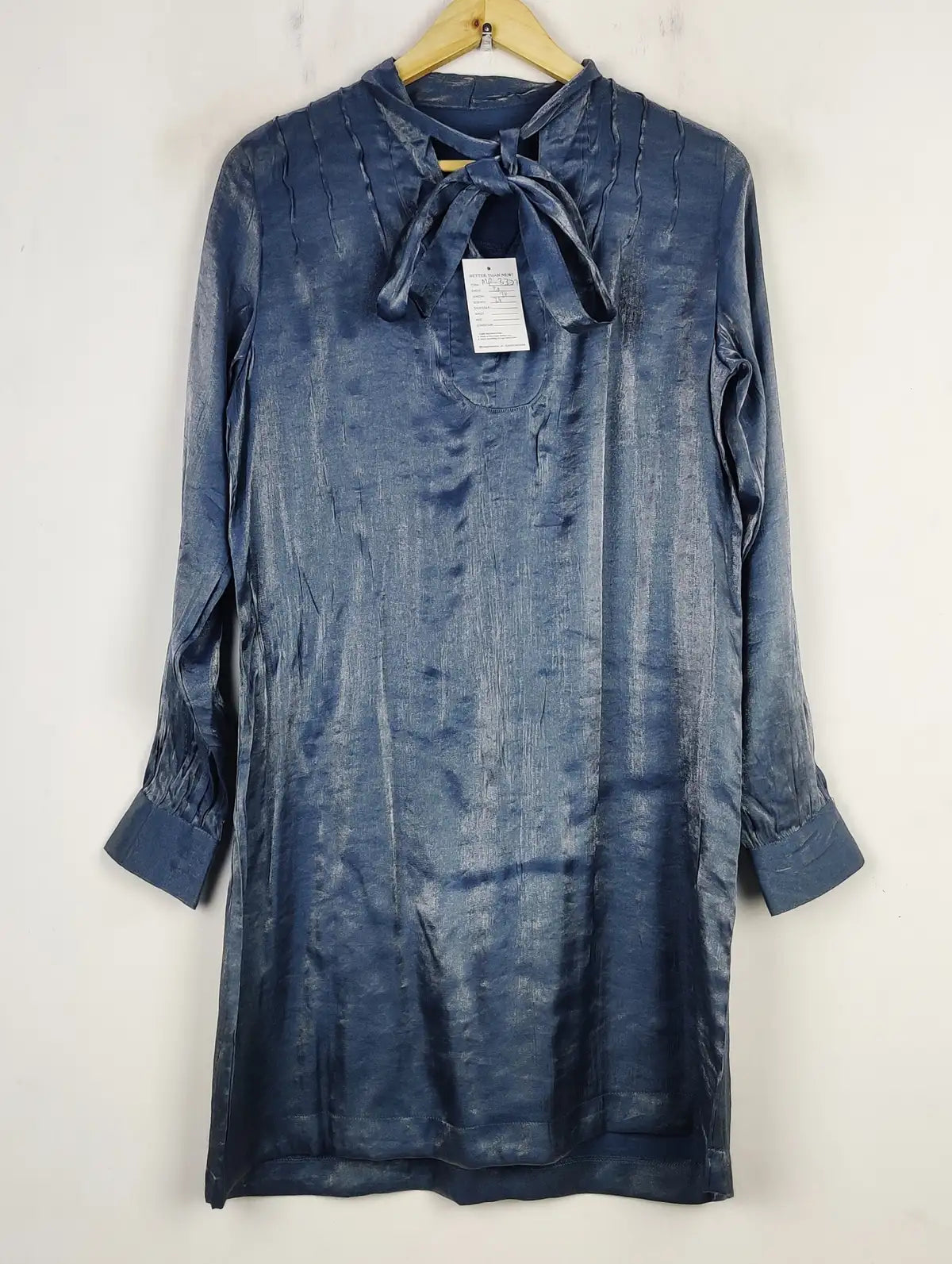 Buy online pre-used pre-loved 100% authentic & Original branded Unknown Brand (MF-3327) available in Pakistan. Top international brands avilable.