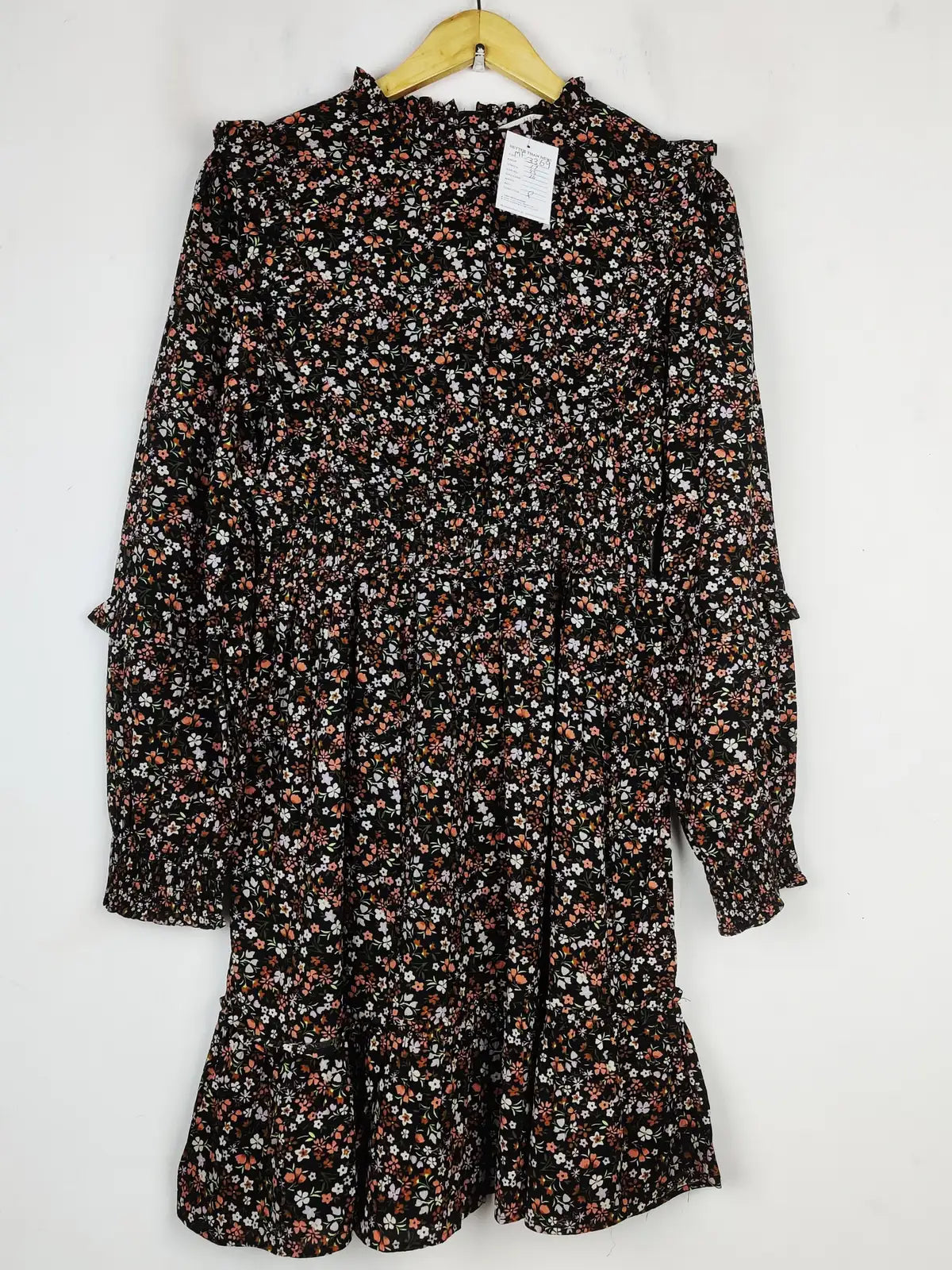 Buy online pre-used pre-loved 100% authentic & Original branded Marks & Spencer (MF-3369) available in Pakistan. Top international brands avilable.