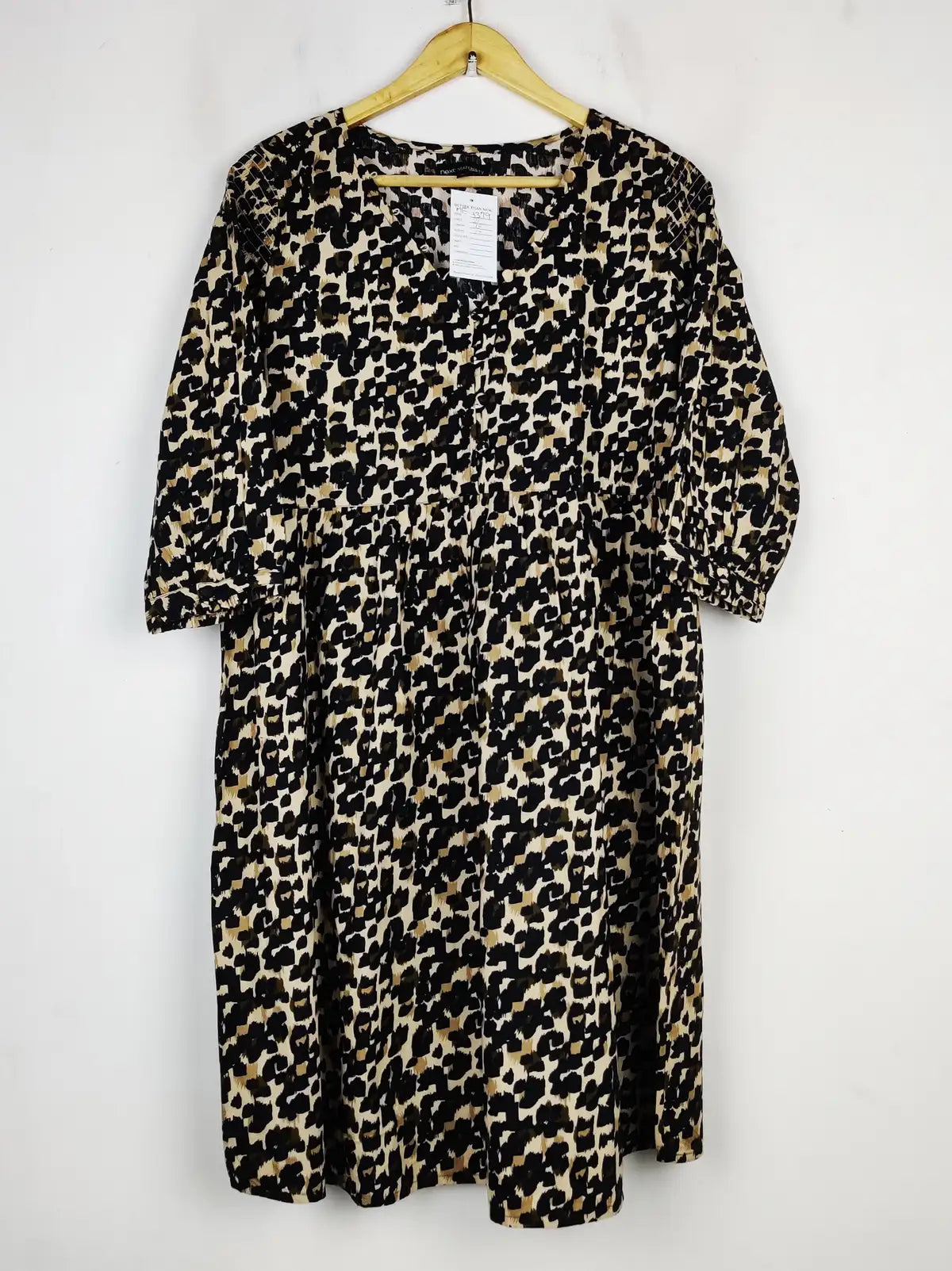 Buy online pre-used pre-loved 100% authentic & Original branded Primark (MF-3379) available in Pakistan. Top international brands avilable.