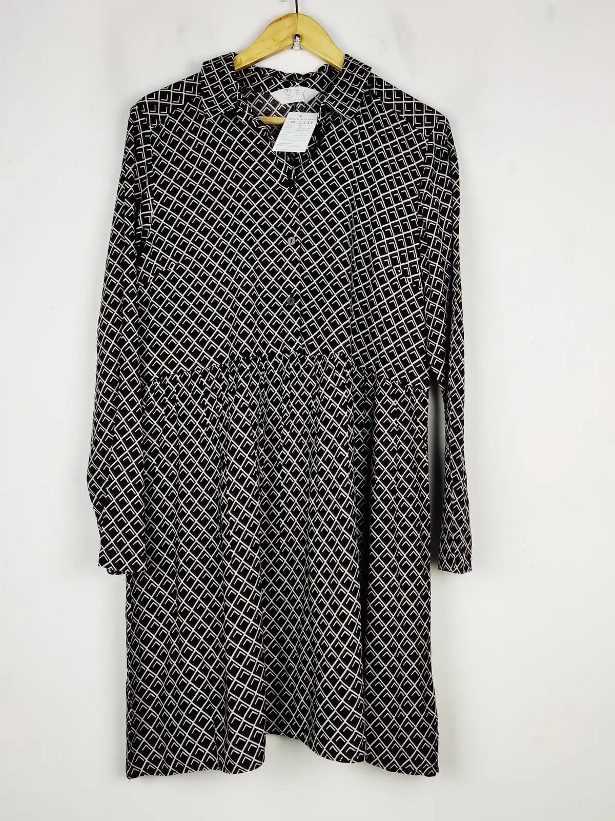 Buy online pre-used pre-loved 100% authentic & Original branded Primark (MF-3399) available in Pakistan. Top international brands avilable.